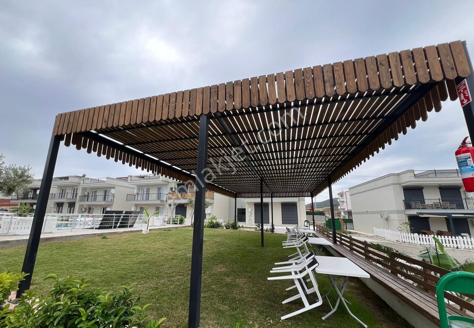 Foça Yenibağarası Havuzlu Sitede 1+1 Kiralık Sıfır Daire - Görsel 24