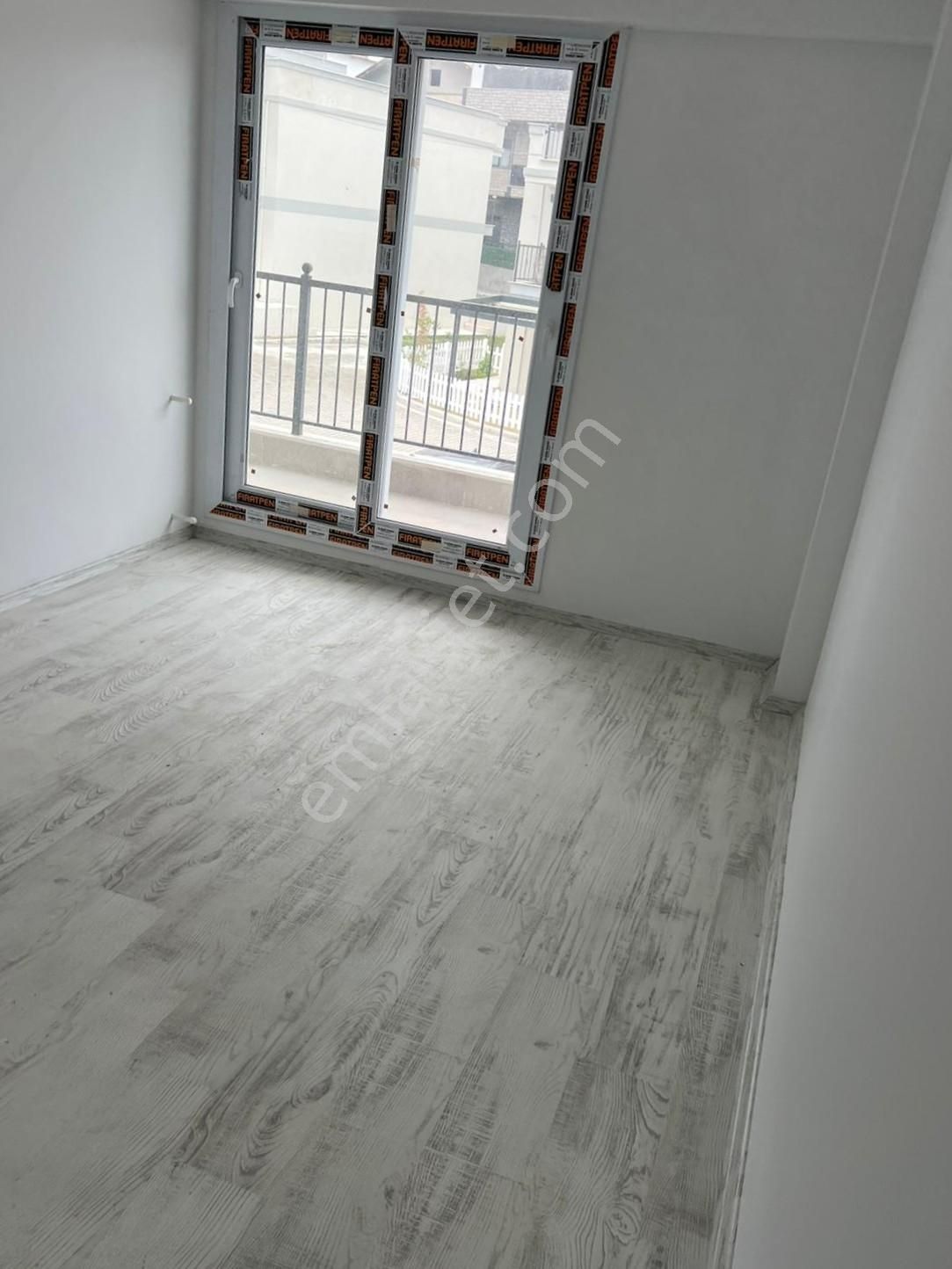 Foça Yenibağarası Havuzlu Sitede 1+1 Kiralık Sıfır Daire - Görsel 34