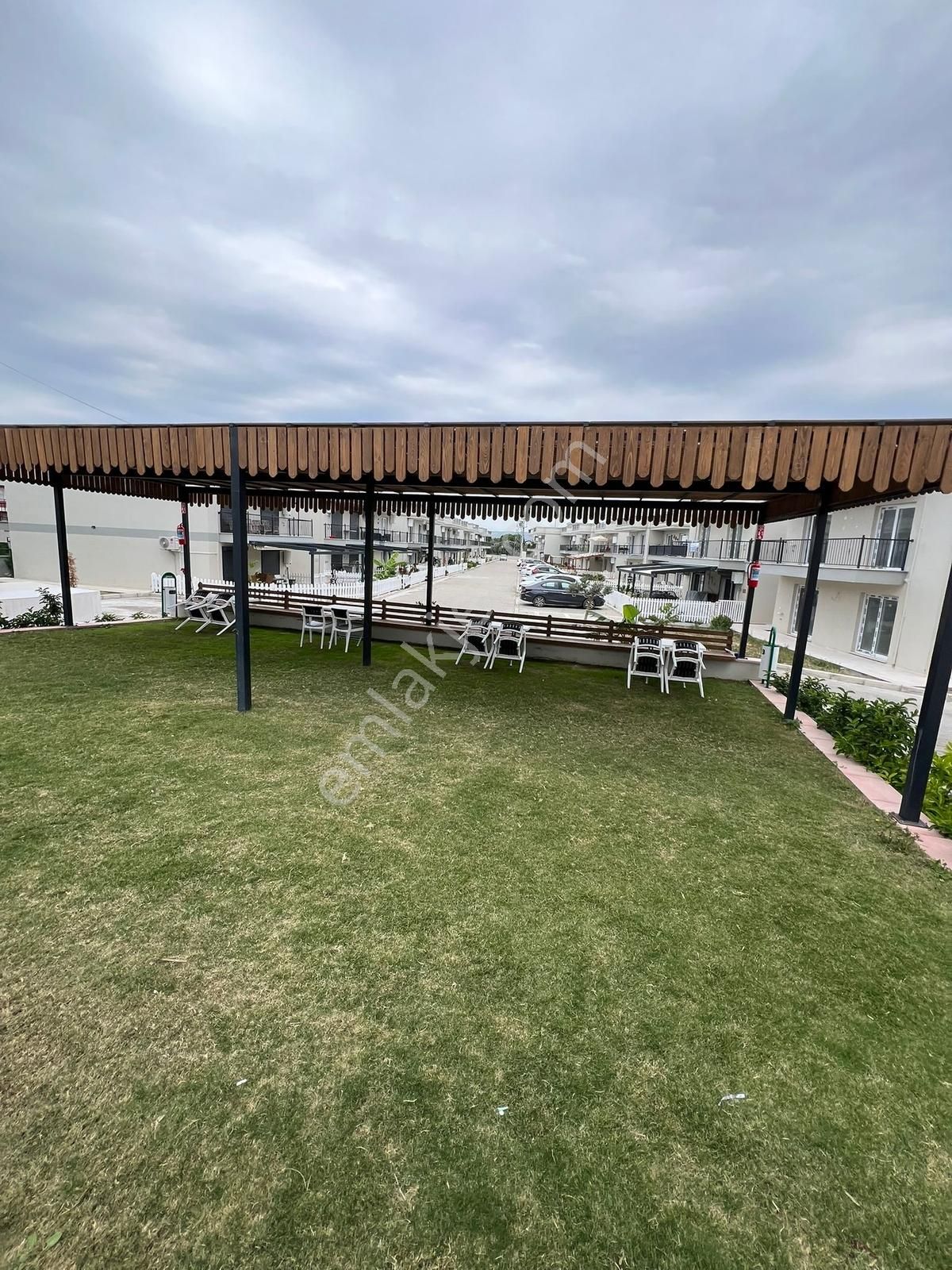 Foça Yenibağarası Havuzlu Sitede 1+1 Kiralık Sıfır Daire - Görsel 11