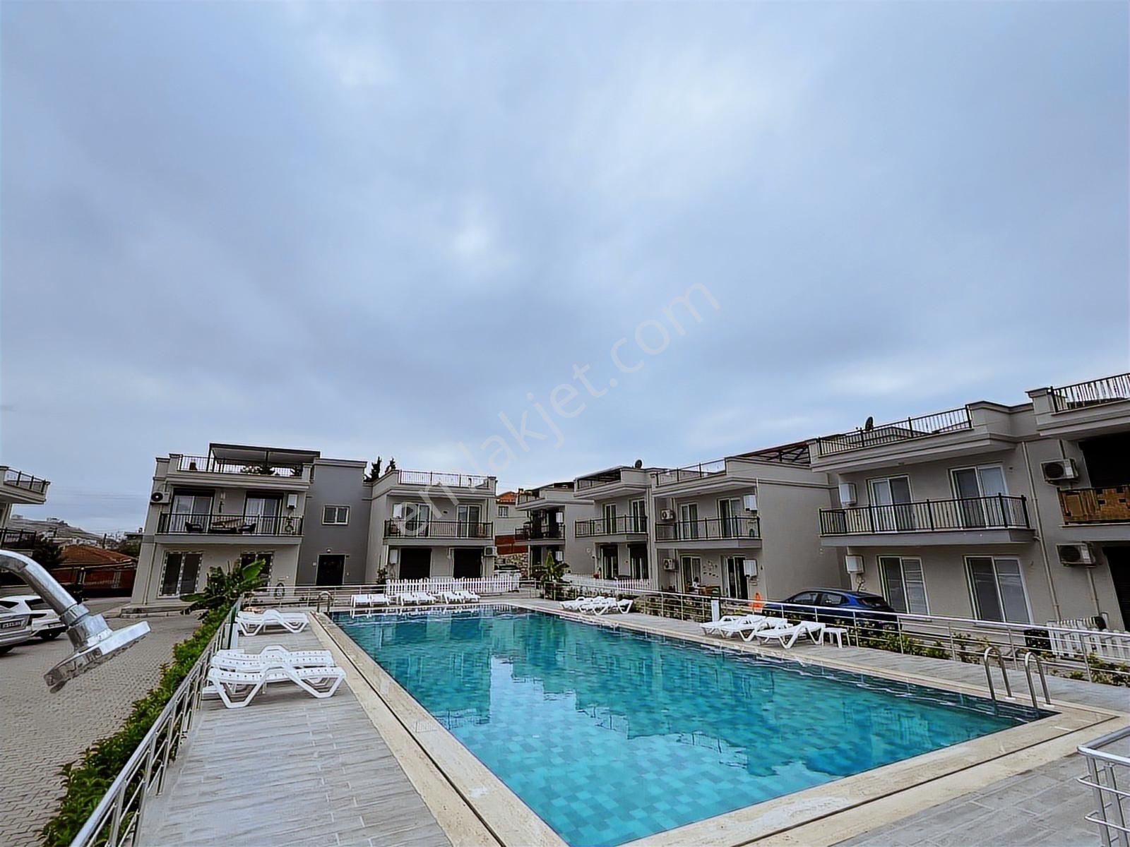 Foça Yenibağarası Havuzlu Sitede 1+1 Kiralık Sıfır Daire - Görsel 4