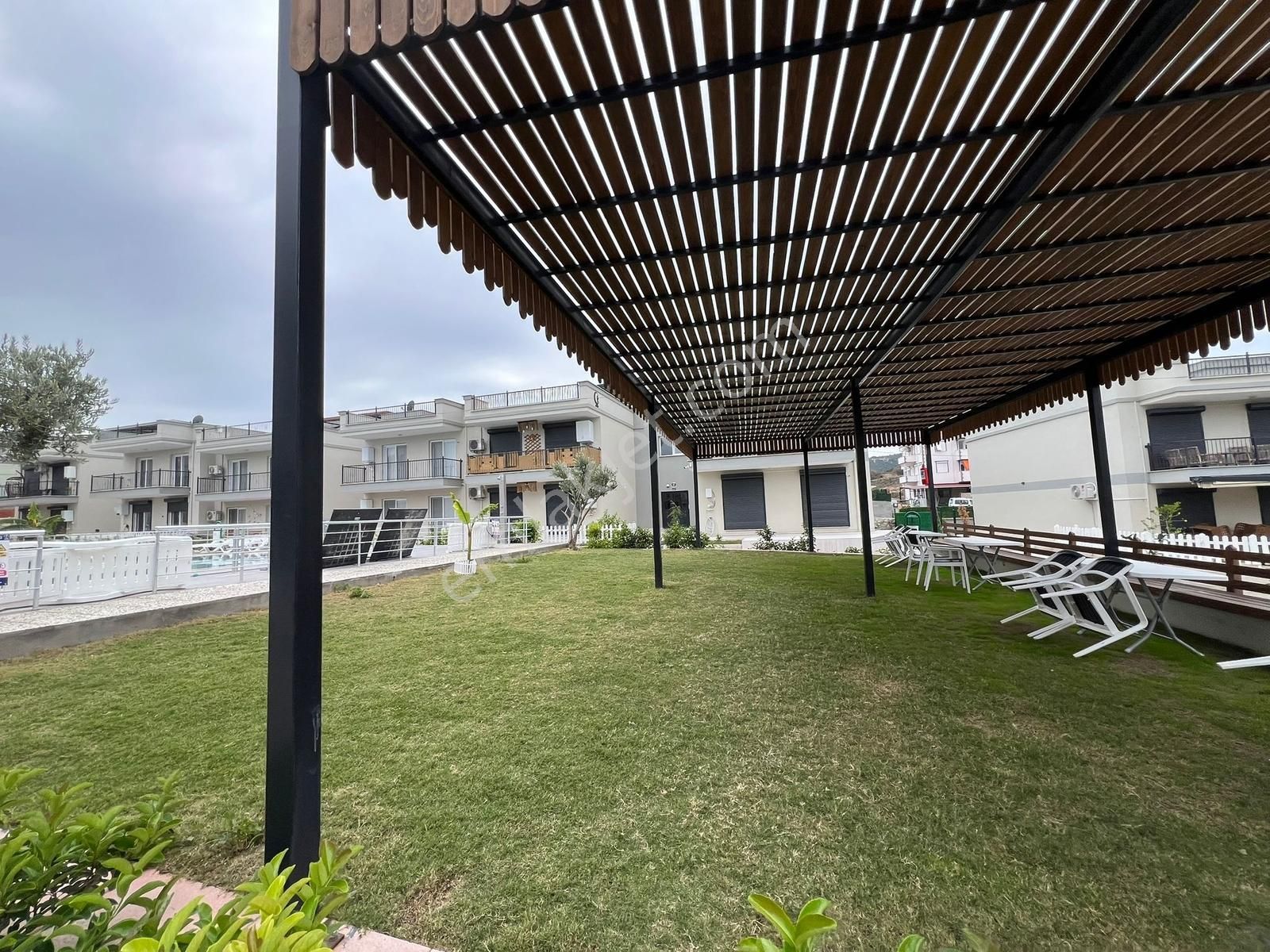 Foça Yenibağarası Havuzlu Sitede 1+1 Kiralık Sıfır Daire - Görsel 23