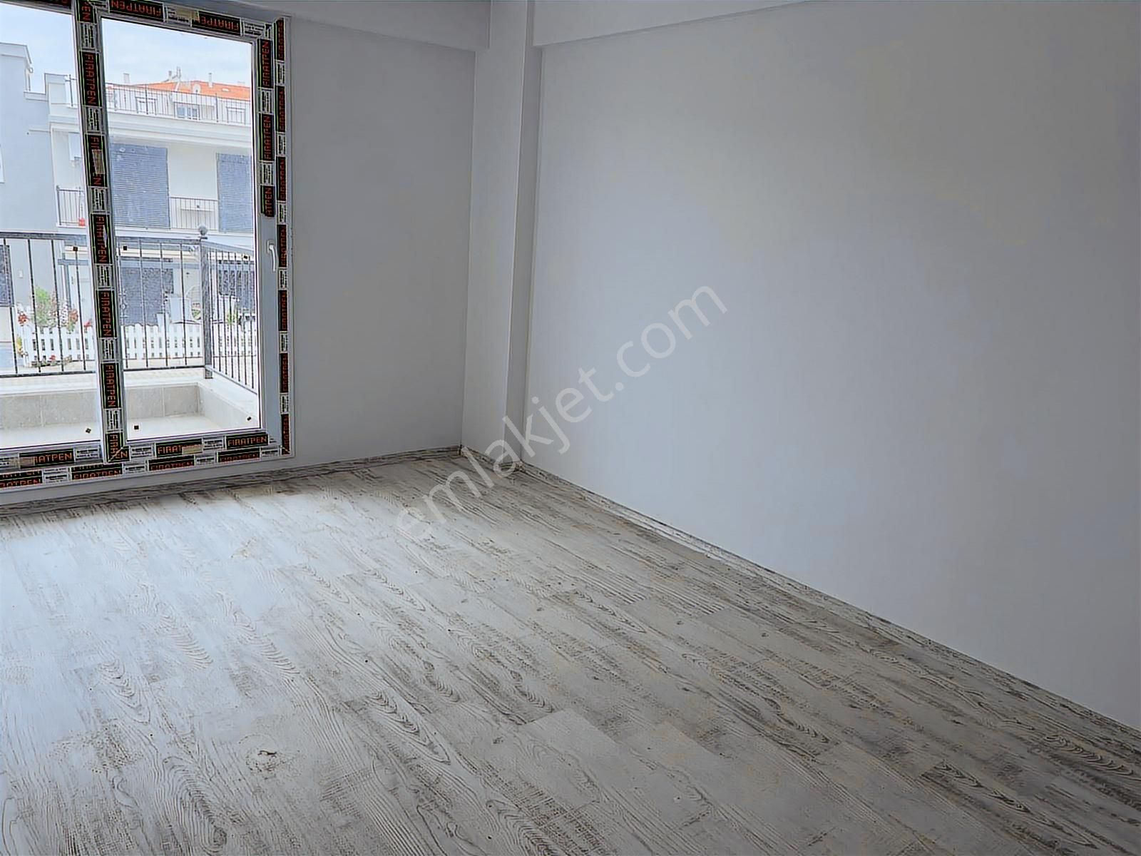 Foça Yenibağarası Havuzlu Sitede 1+1 Kiralık Sıfır Daire - Görsel 31