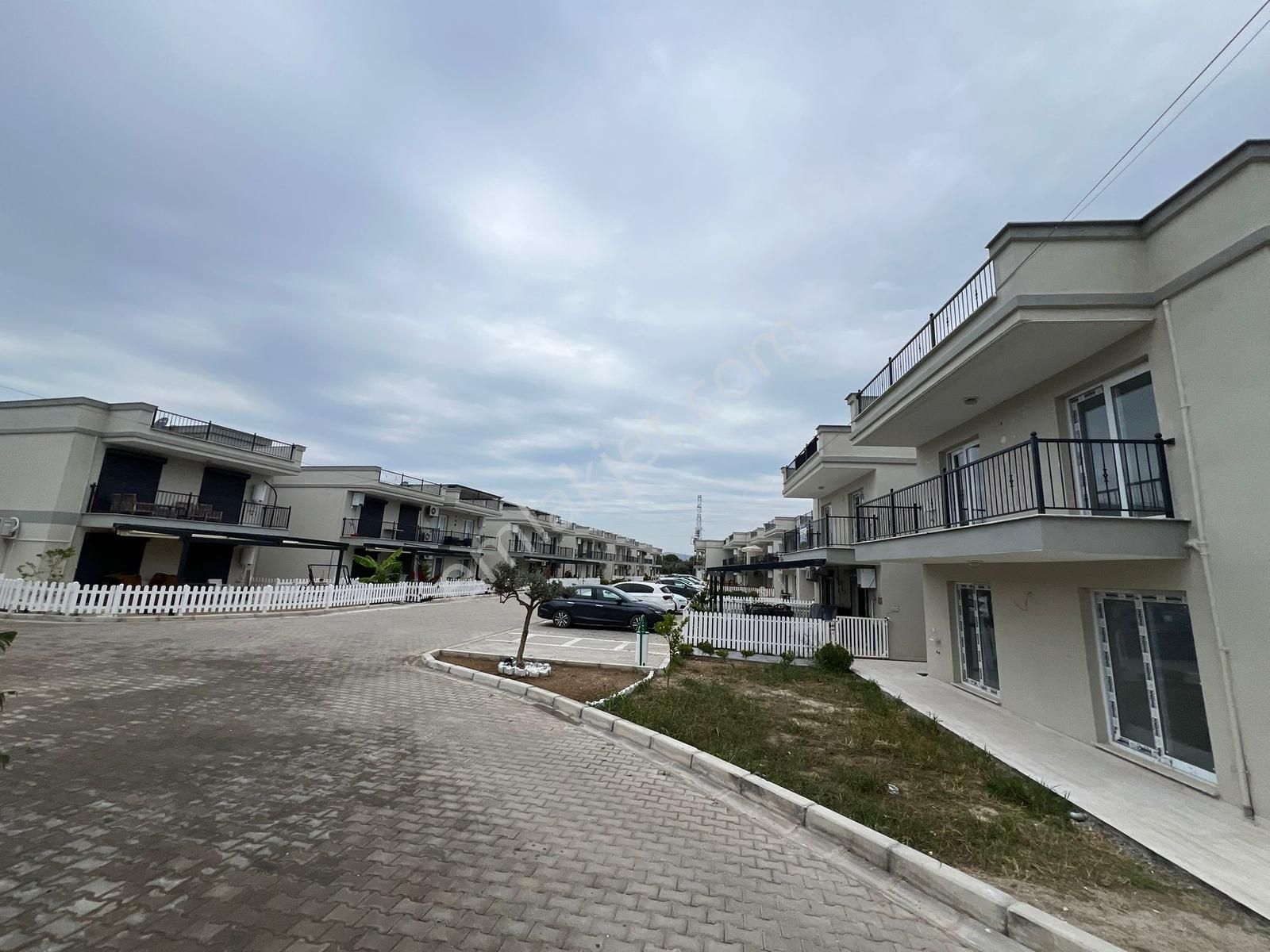 Foça Yenibağarası Havuzlu Sitede 1+1 Kiralık Sıfır Daire - Görsel 3