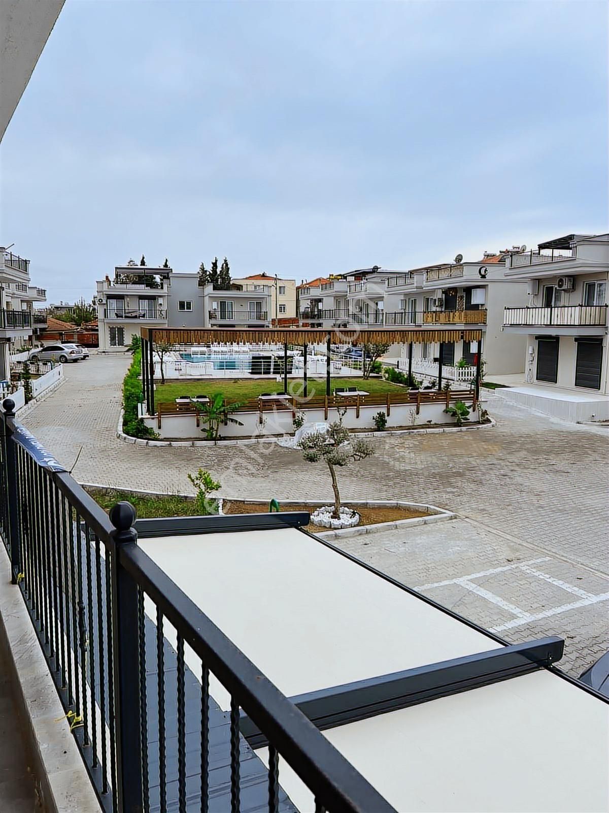 Foça Yenibağarası Havuzlu Sitede 1+1 Kiralık Sıfır Daire - Görsel 17