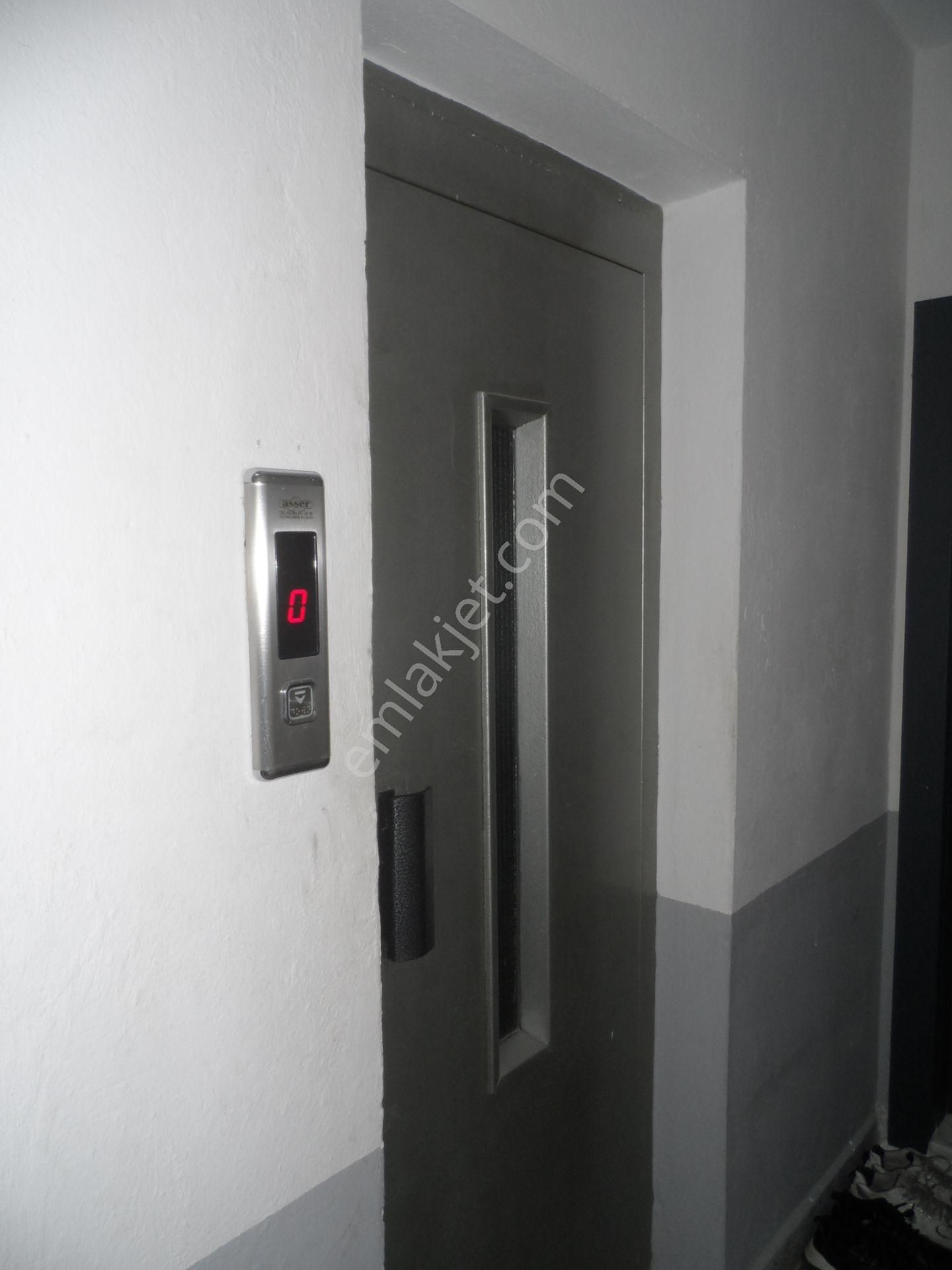 Nazilli Ege Emlak Ofisinden Yeni Mah. Doğalgaz Kombili Asansörlü Kiralık Daire - Görsel 4