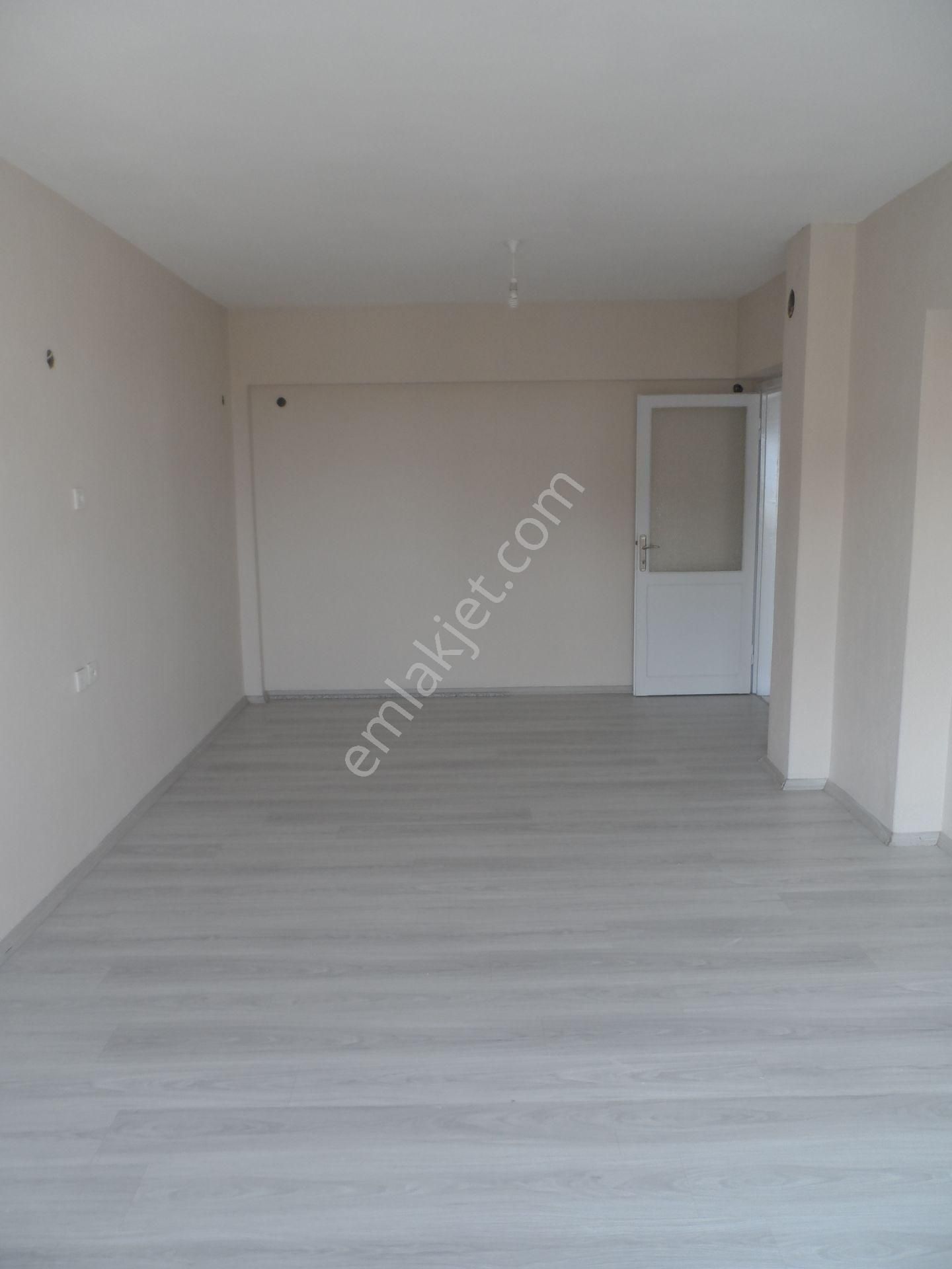 Nazilli Ege Emlak Ofisinden Yeni Mah. Doğalgaz Kombili Asansörlü Kiralık Daire - Görsel 15