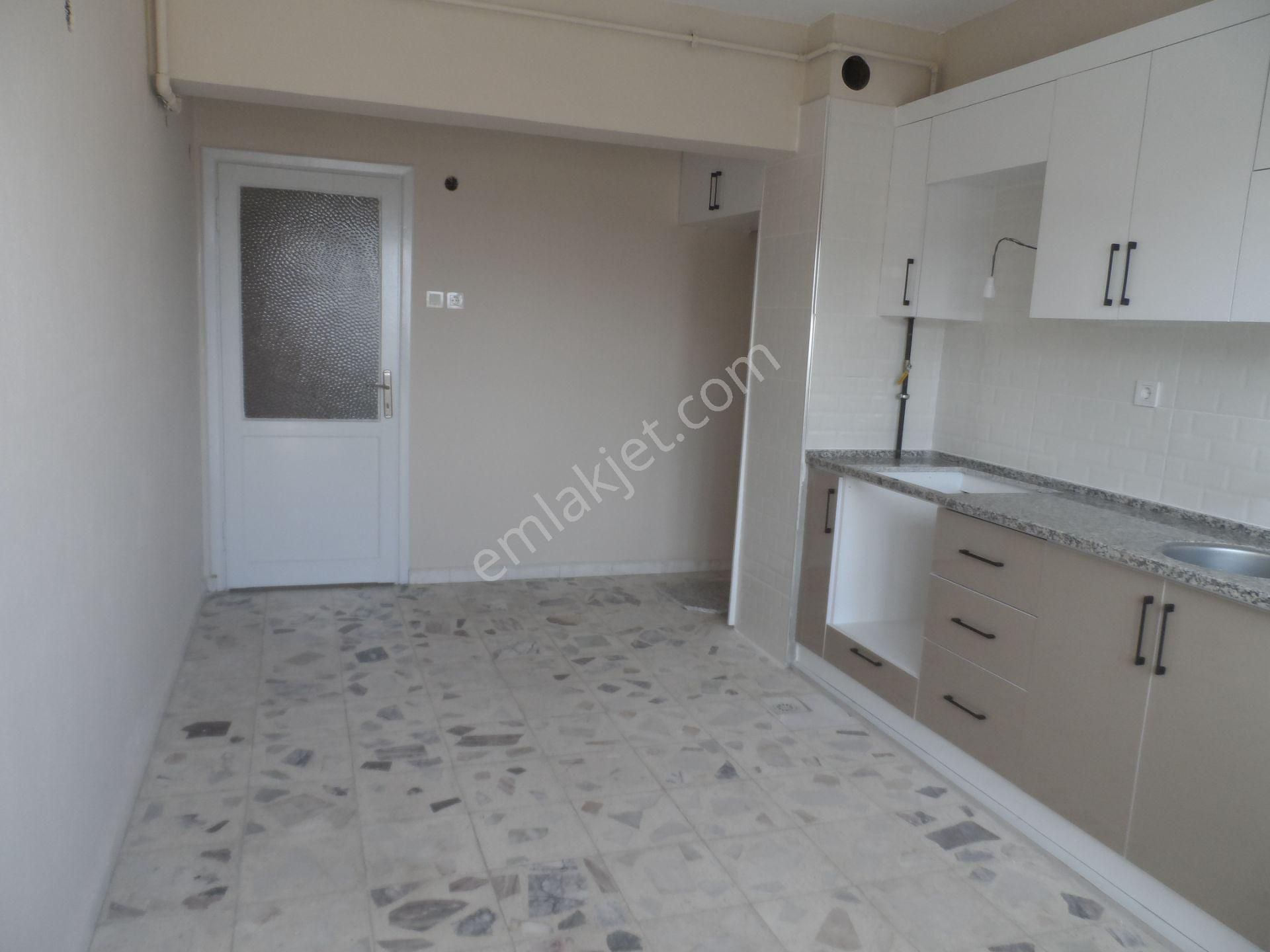 Nazilli Ege Emlak Ofisinden Yeni Mah. Doğalgaz Kombili Asansörlü Kiralık Daire - Görsel 9