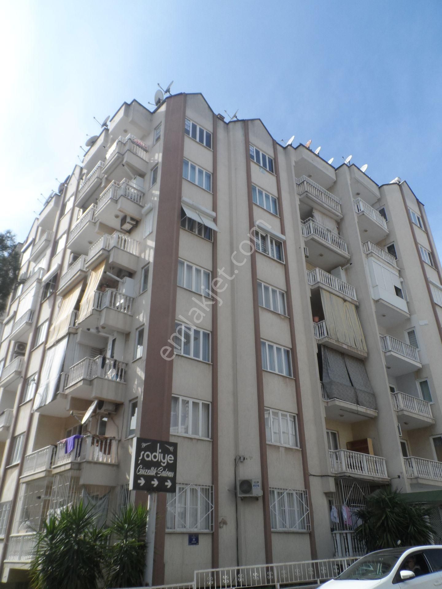 Nazilli Ege Emlak Ofisinden Yeni Mah. Doğalgaz Kombili Asansörlü Kiralık Daire - Görsel 2