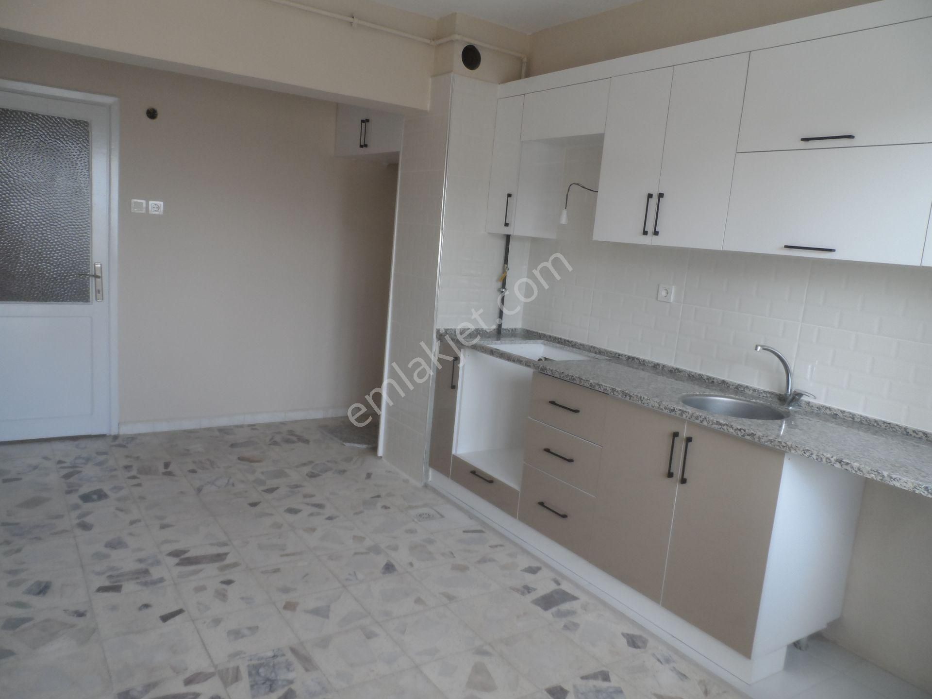 Nazilli Ege Emlak Ofisinden Yeni Mah. Doğalgaz Kombili Asansörlü Kiralık Daire - Görsel 8