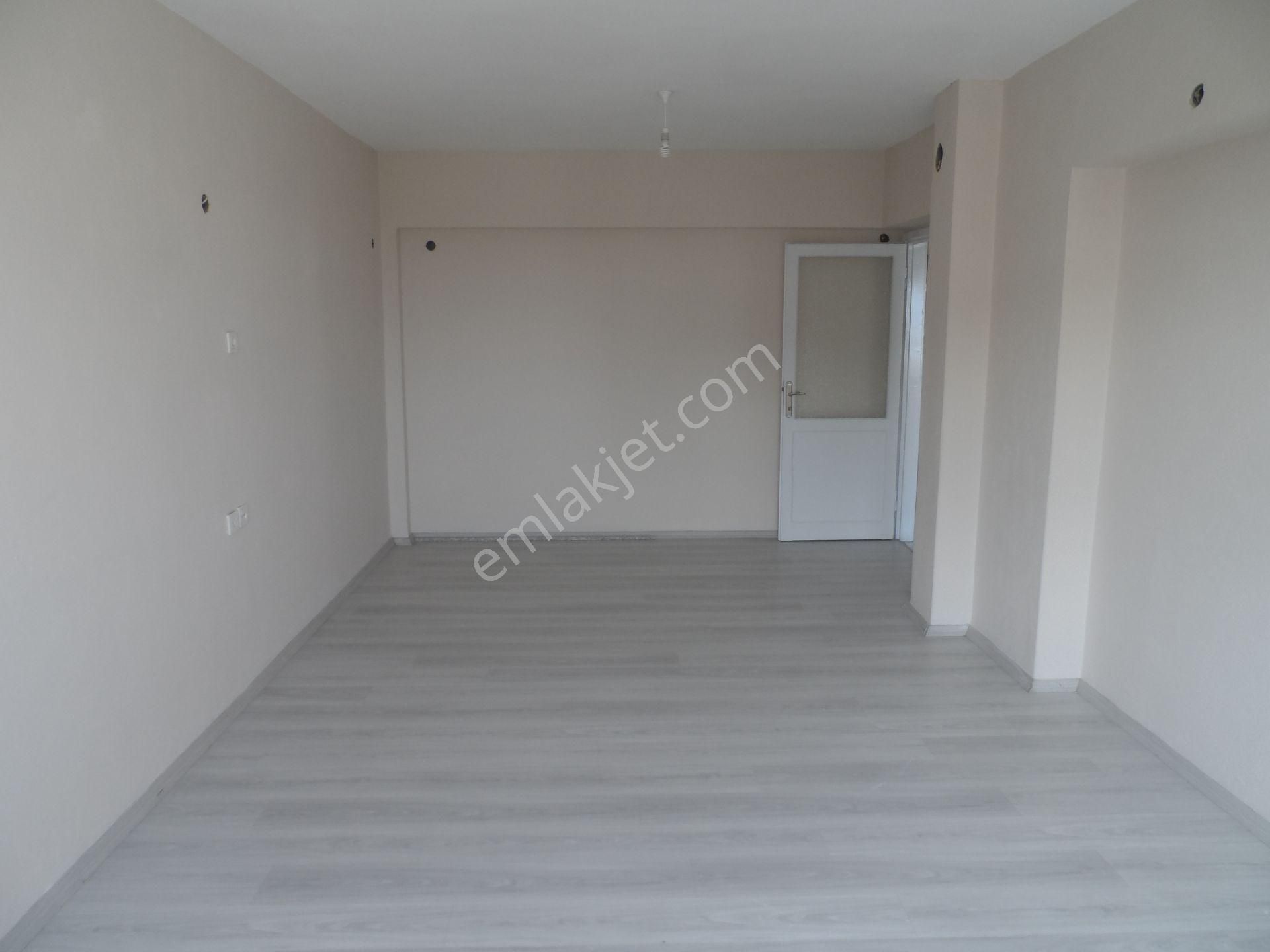 Nazilli Ege Emlak Ofisinden Yeni Mah. Doğalgaz Kombili Asansörlü Kiralık Daire - Görsel 14