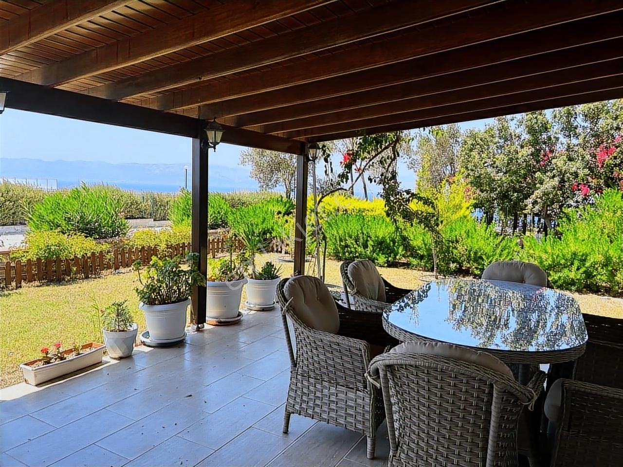 İzmir Çeşme Ayasaranda Denize Sıfır Ortak Havuzlu Sitede Kiralık - Görsel 7