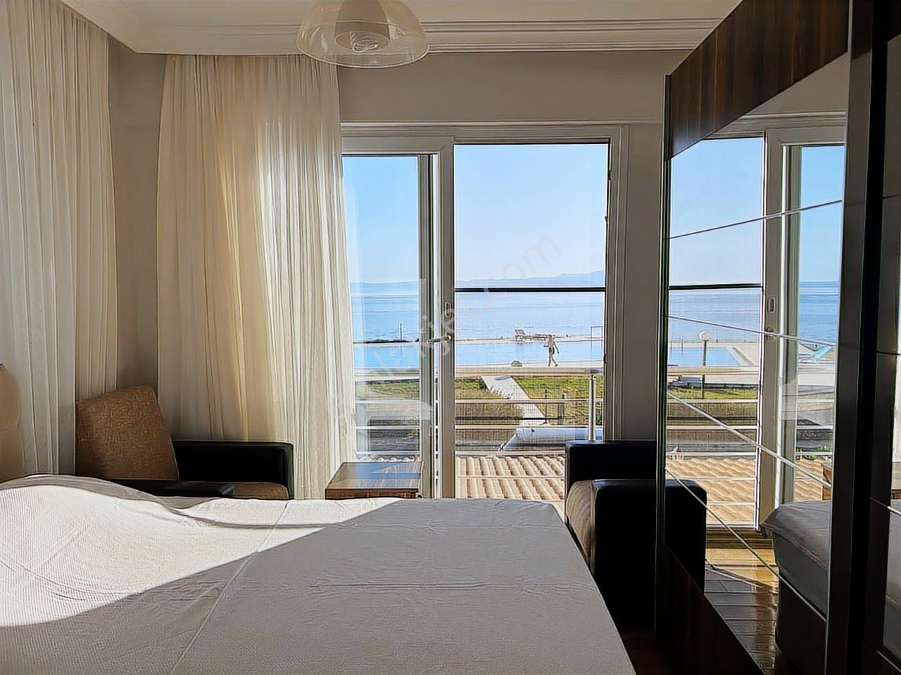 İzmir Çeşme Ayasaranda Denize Sıfır Ortak Havuzlu Sitede Kiralık - Görsel 12