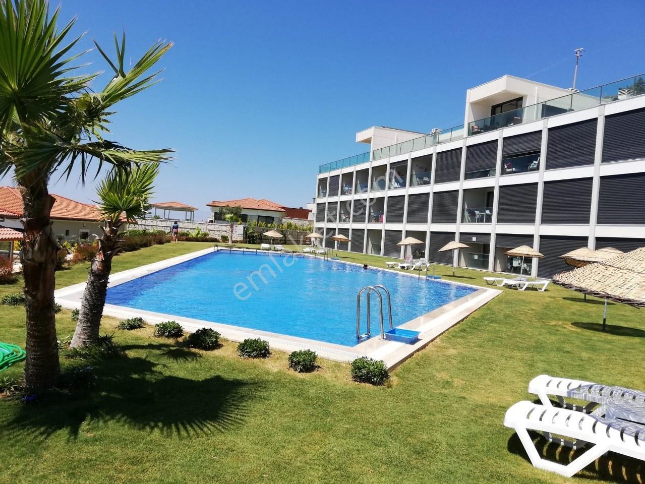 İzmir Çeşme Ayasaranda Denize Sıfır Site İçi Satılık Rezidans - Görsel 2