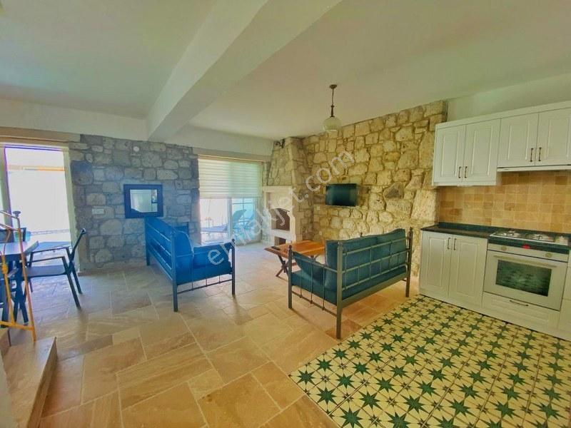 İzmir Çeşme Alaçatı Köy İçi Müstakil Havuzlu Kiralık Dubleks - Görsel 10