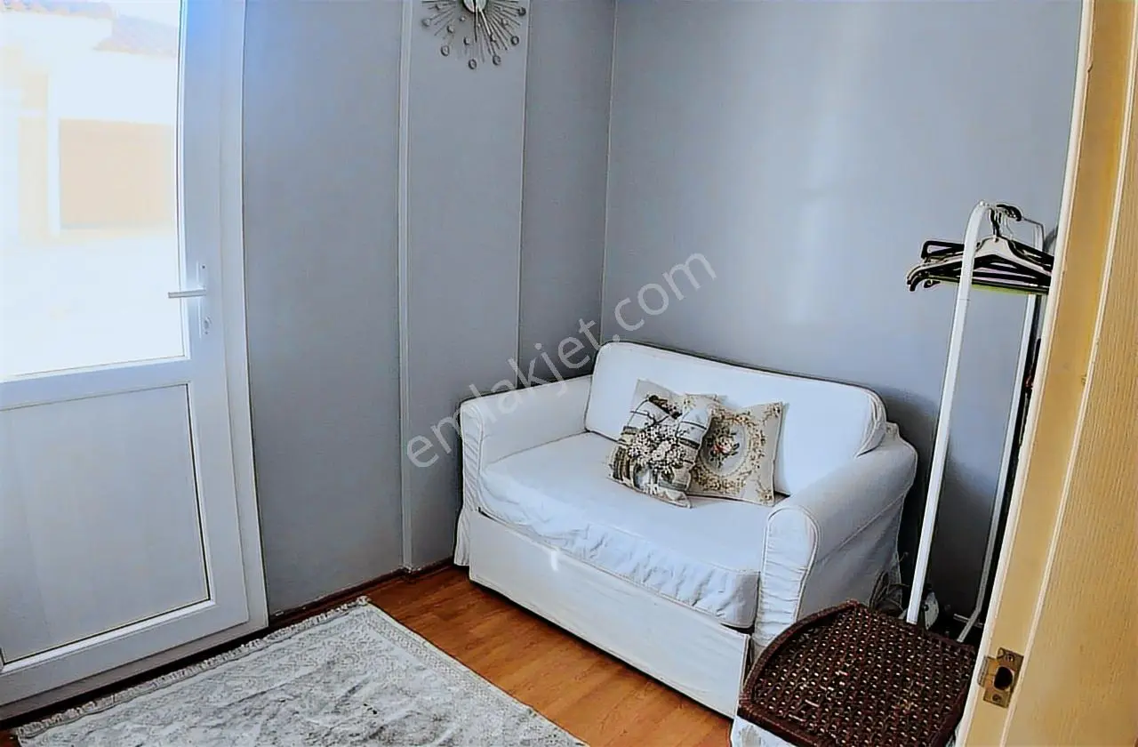 Çeşme Alaçatı Müstakil Havuzlu Köy İçine Yakın Kiralık Villa - Görsel 8