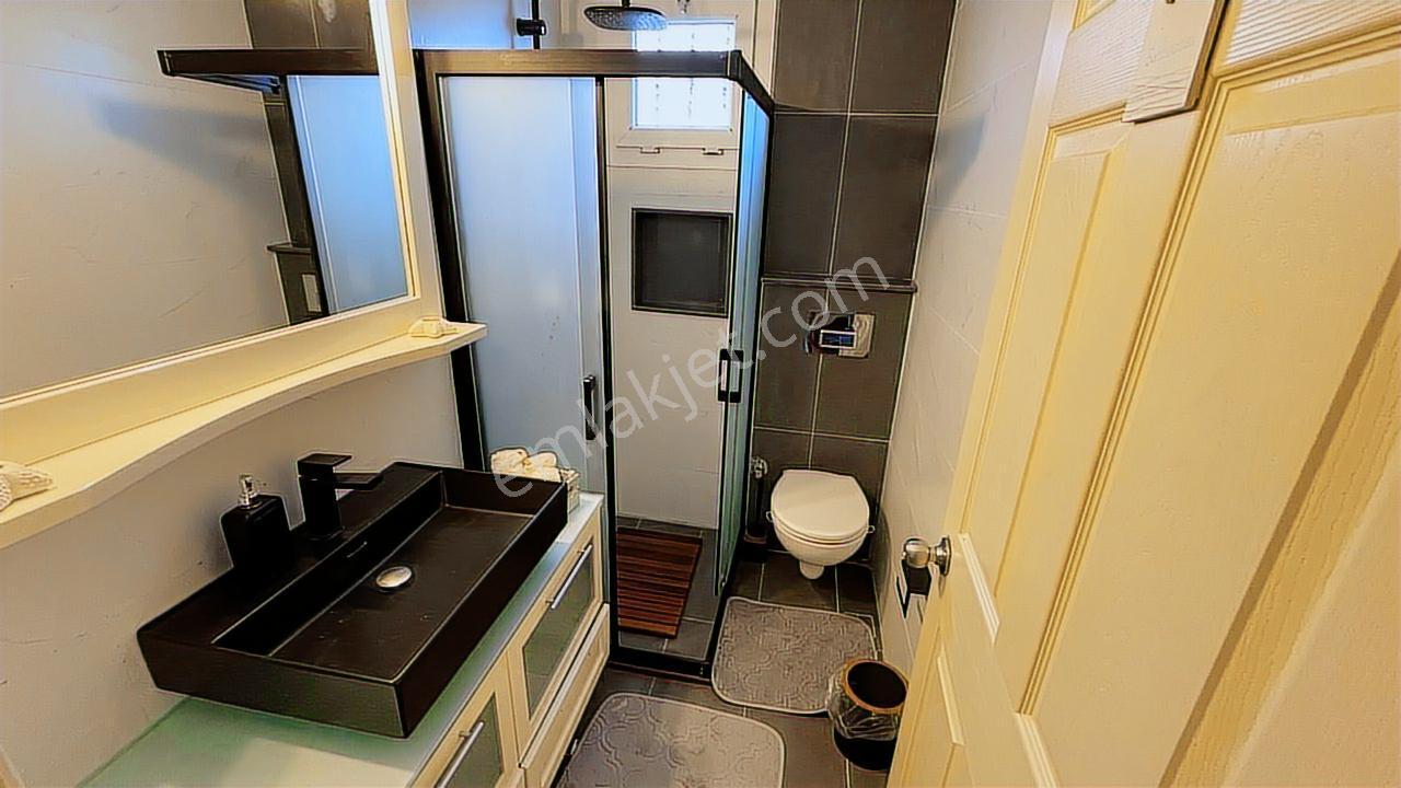 Çeşme Alaçatı Müstakil Havuzlu Köy İçine Yakın Kiralık Villa - Görsel 12