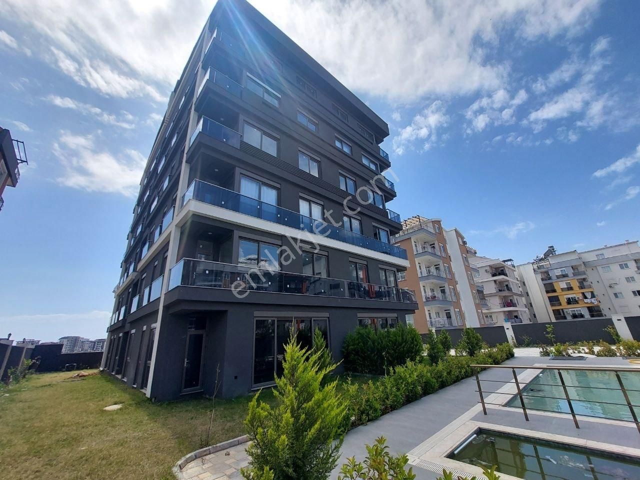 Çankaya Mahallesinde 2+1 Yeni Sıfır Geniş Kiralık Daire