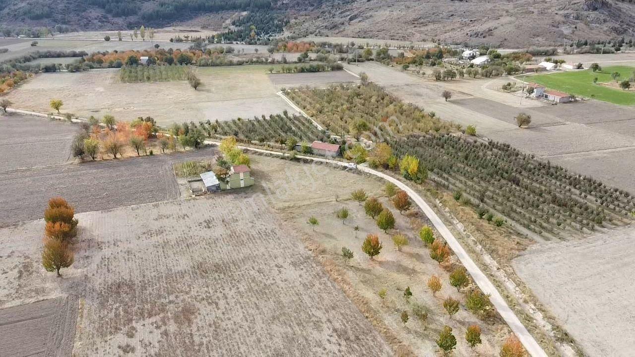 Isparta Senirkent Merkezde 2.742 M2 İmar Sınırı Elektrik Su Var - Görsel 14