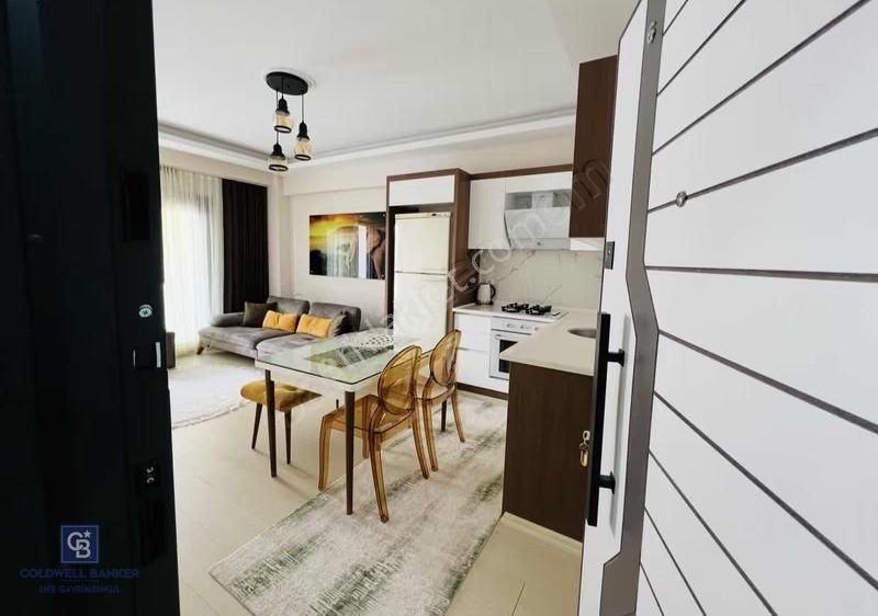 Seyrek Merkezi Konumda Eşyalı Kiralık 1+1 Teraslı Daire