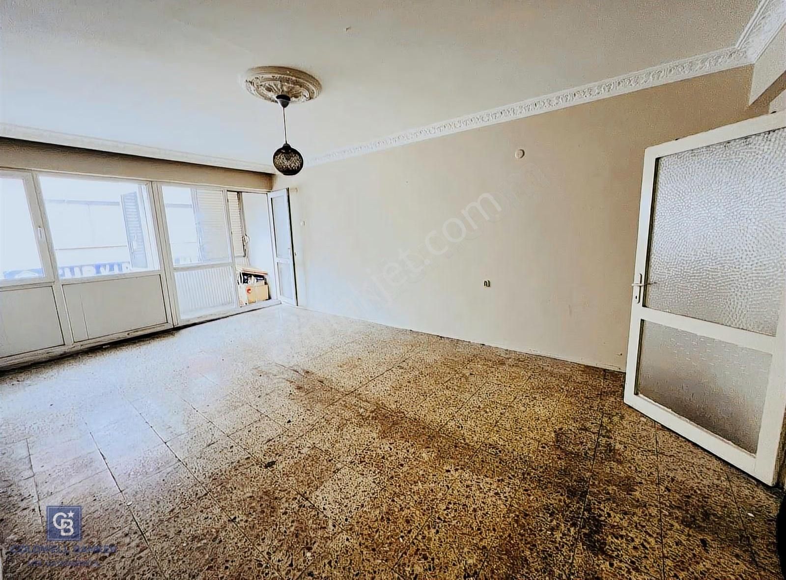 Karşıyaka Çarşıda Kiralık 2+1 Daire - Görsel 11