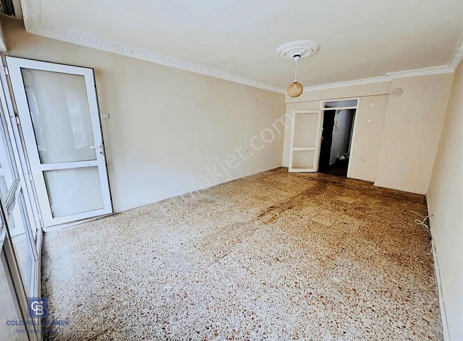 Karşıyaka Çarşıda Kiralık 2+1 Daire - Görsel 5