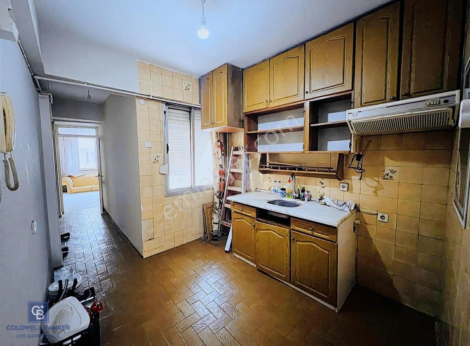 Karşıyaka Çarşıda Kiralık 2+1 Daire - Görsel 13