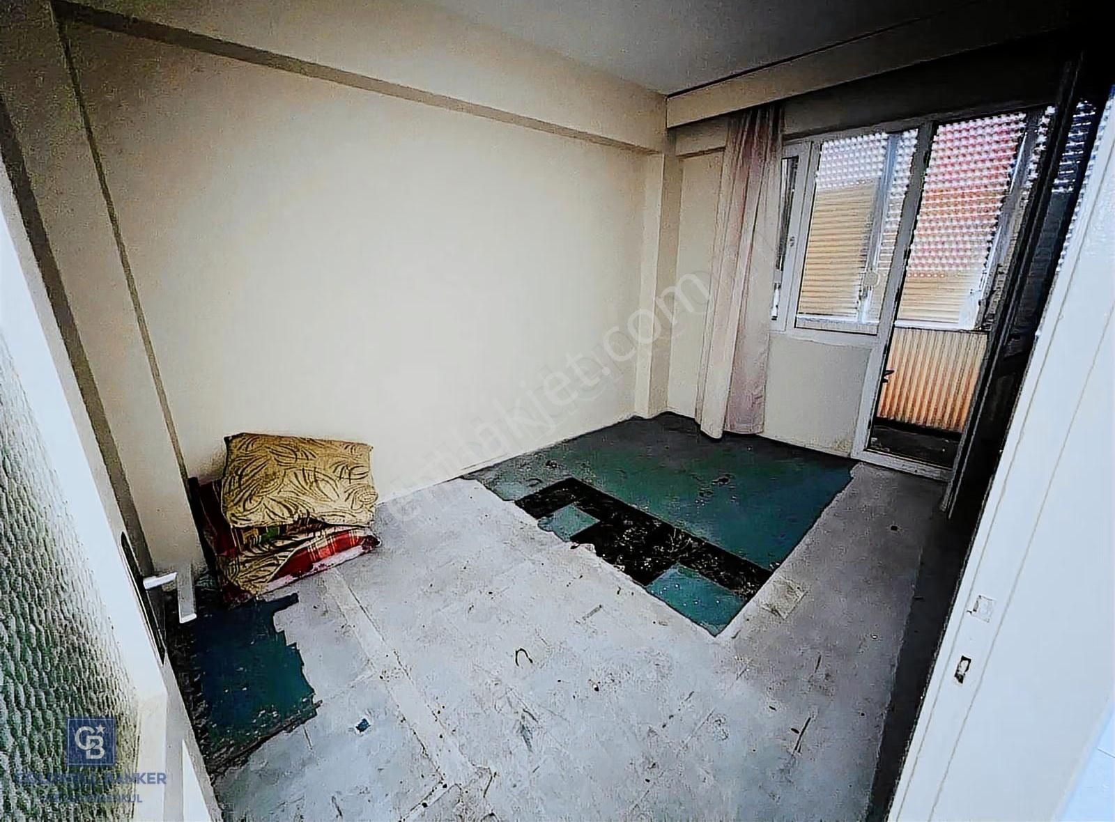 Karşıyaka Çarşıda Kiralık 2+1 Daire - Görsel 6