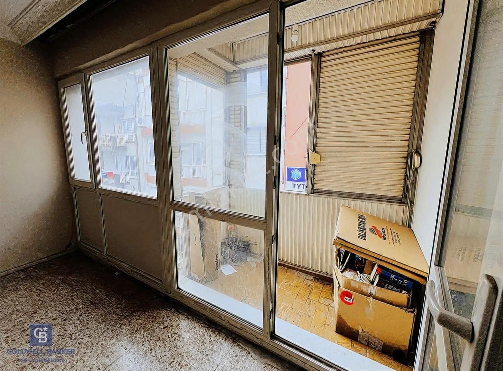 Karşıyaka Çarşıda Kiralık 2+1 Daire - Görsel 12