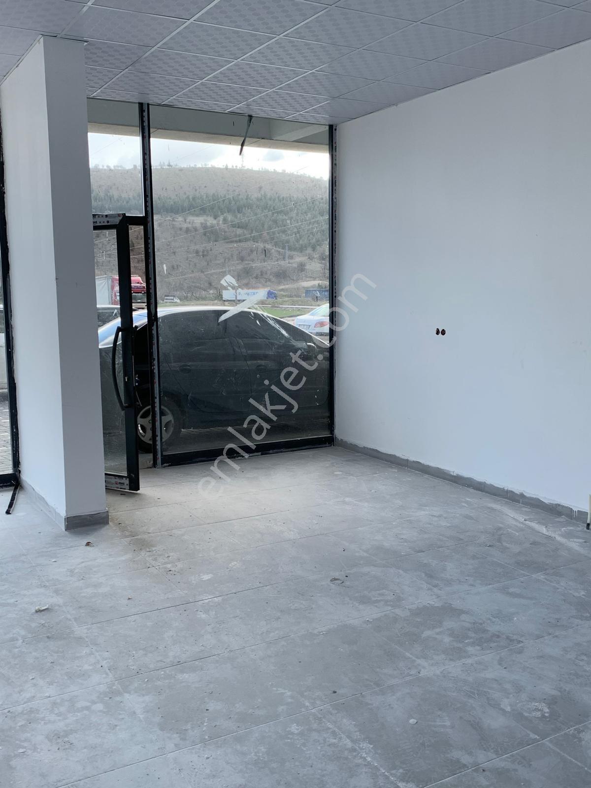 Köşe Başı Cadde Üzeri Kiralık Dükkan - Görsel 18