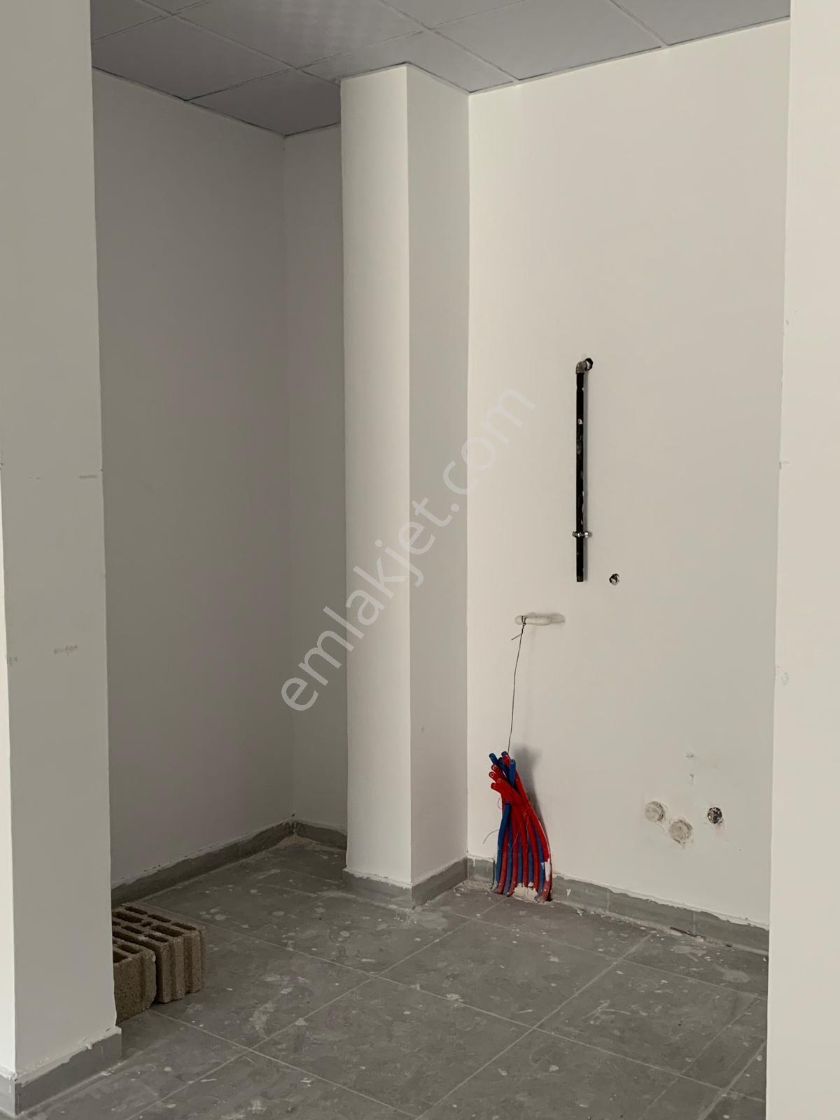 Köşe Başı Cadde Üzeri Kiralık Dükkan - Görsel 20
