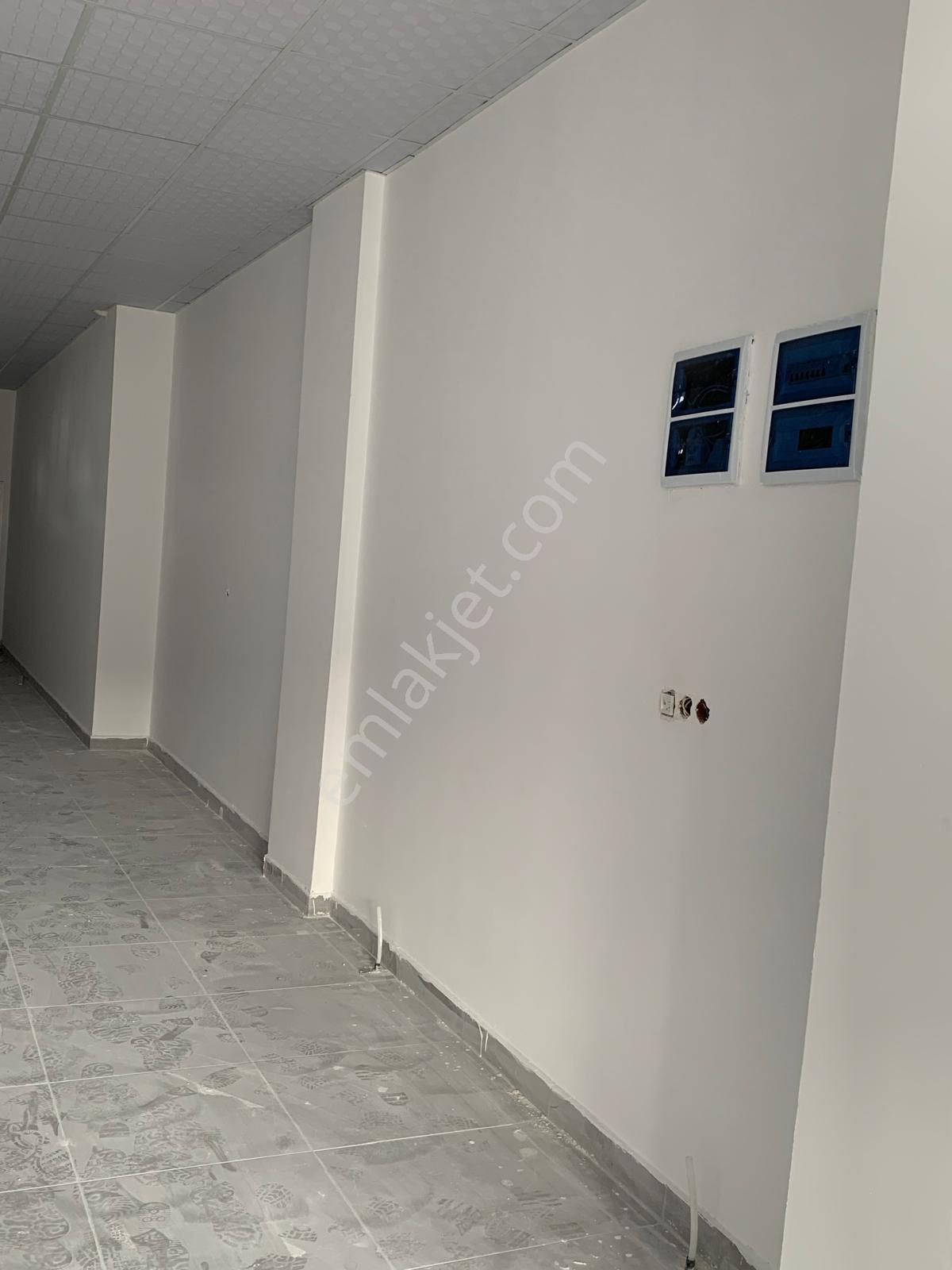Köşe Başı Cadde Üzeri Kiralık Dükkan - Görsel 4