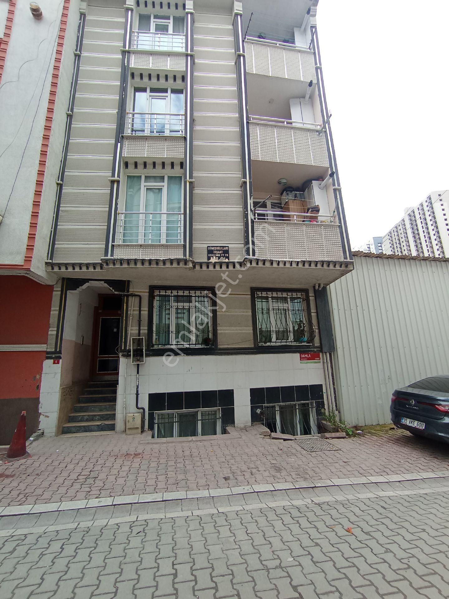 Esenyurt Kıraç Necip Fazıl Kısakürek Mahallesi'nde Satılık 2+1 Bahçe Katı