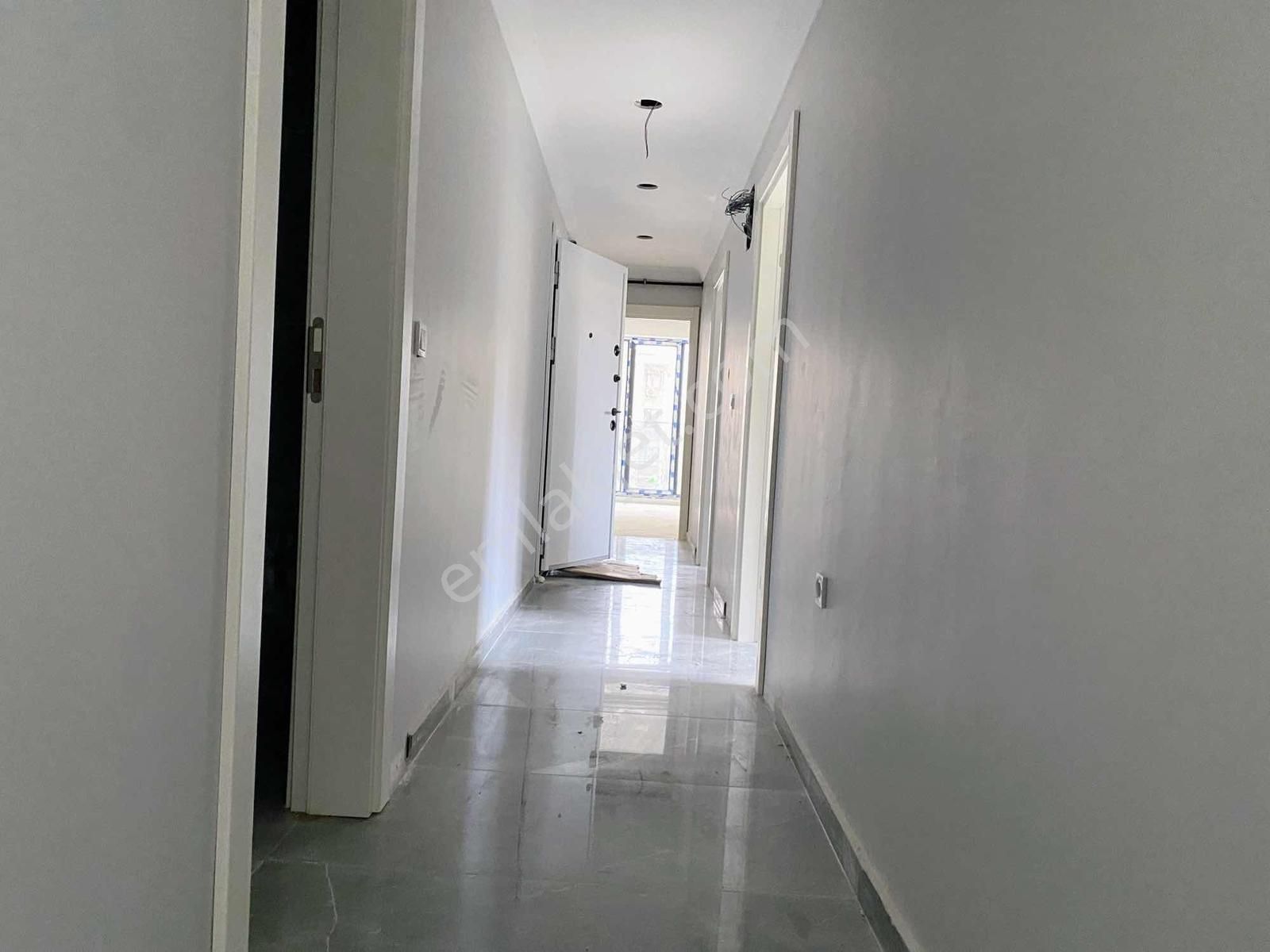 Kadıköy Sahrayıcedit'de Merkezi Konumda Balkonlu 2+1 Daire - Görsel 17