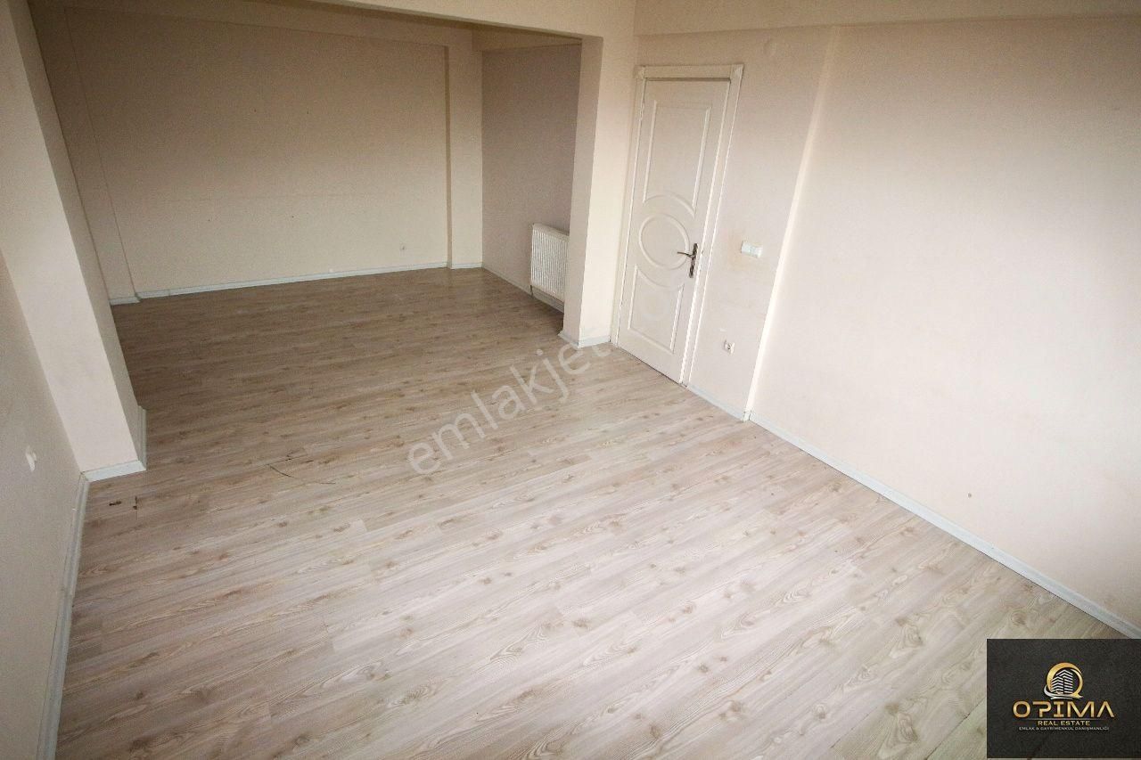 Opima Emlak'tan Atatürk Mahallesinde Merkeze Yakın 3+1 Kiralık Daire - Görsel 5