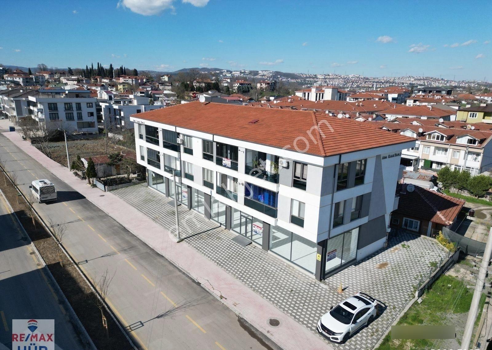 Ömer İnan Remax Hür Fatih Mah. 450m2 Kiralık Dükkan