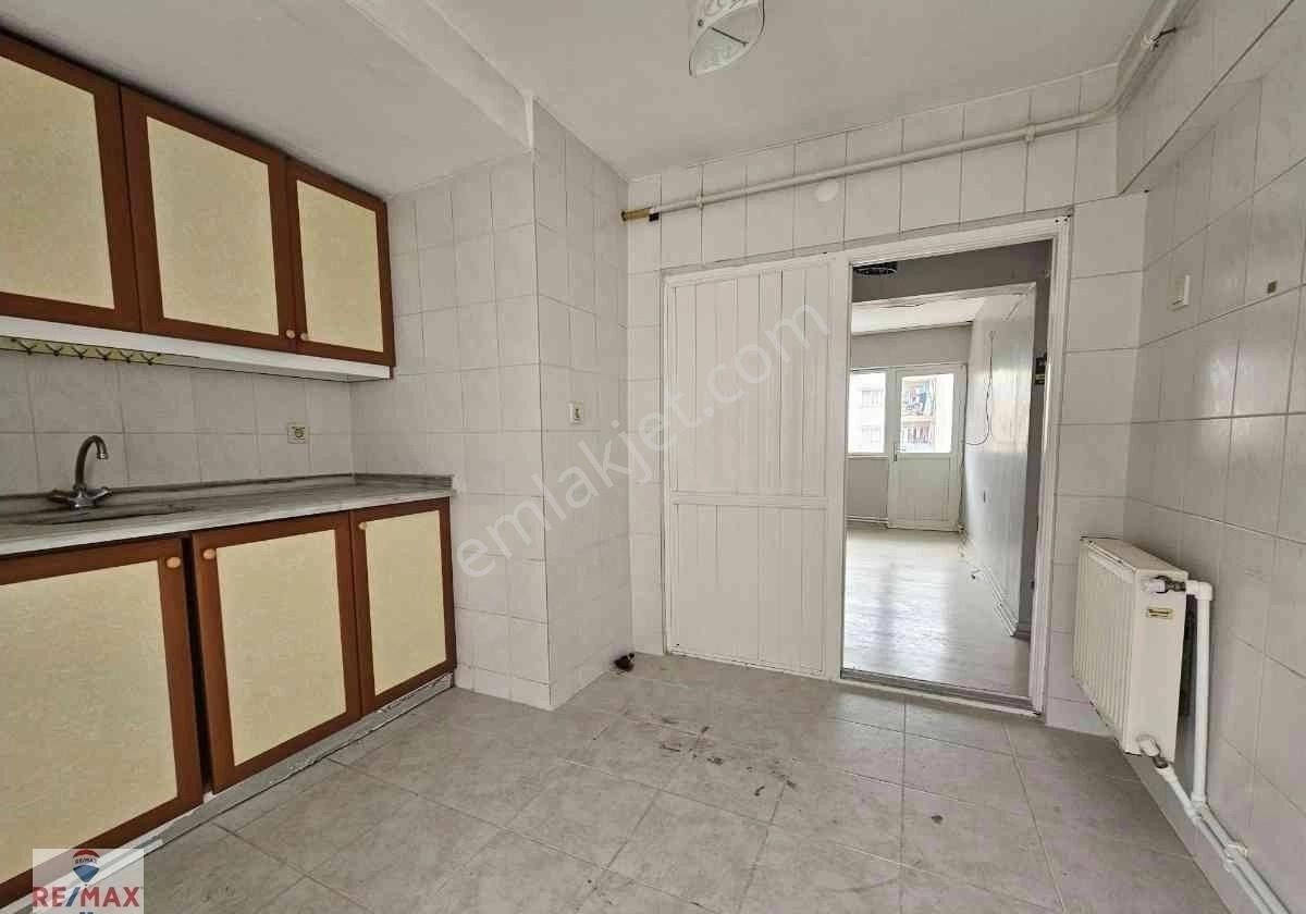 Remax Hür'den Adapazarı Ozanlar'da Ara Kat Kiralık Daire - Görsel 8