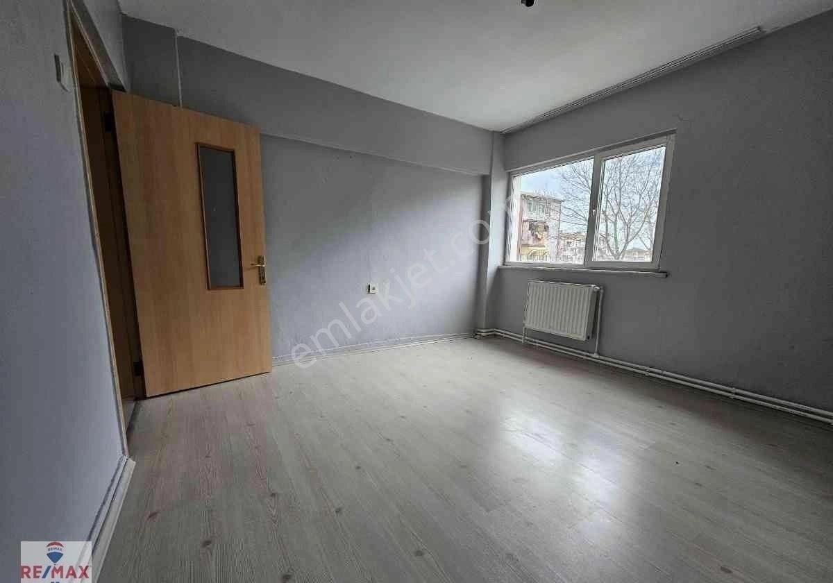 Remax Hür'den Adapazarı Ozanlar'da Ara Kat Kiralık Daire - Görsel 7