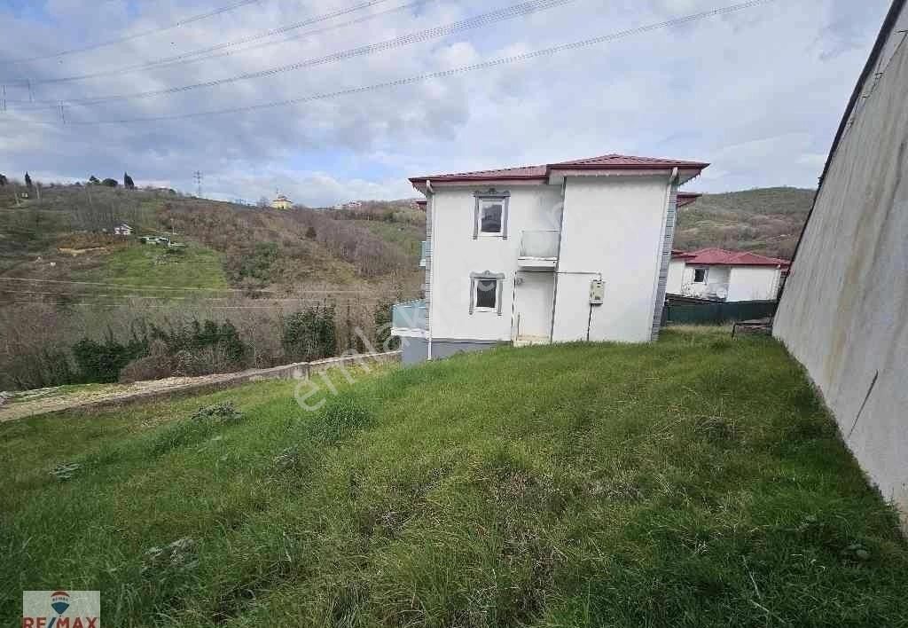 Remax'dan Esentepe'de Göl Manzaralı Sıte İçı Satılık 5+1 Vılla - Görsel 2