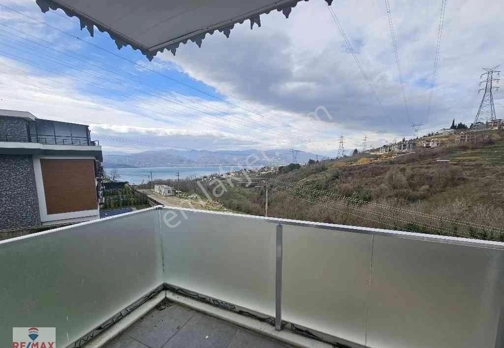 Remax'dan Esentepe'de Göl Manzaralı Sıte İçı Satılık 5+1 Vılla - Görsel 9