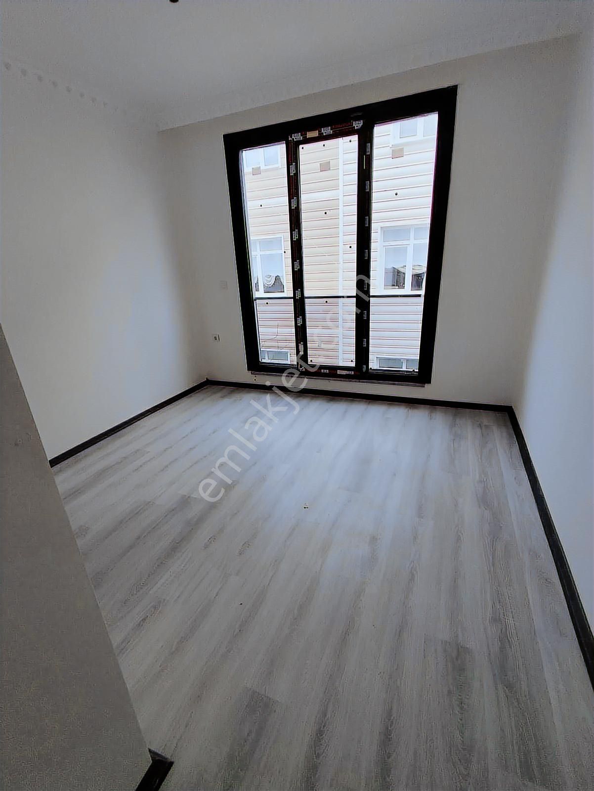 Silivri Gümüşyakada Daire Fiyatına Satılık Sıfır Villa - Görsel 10