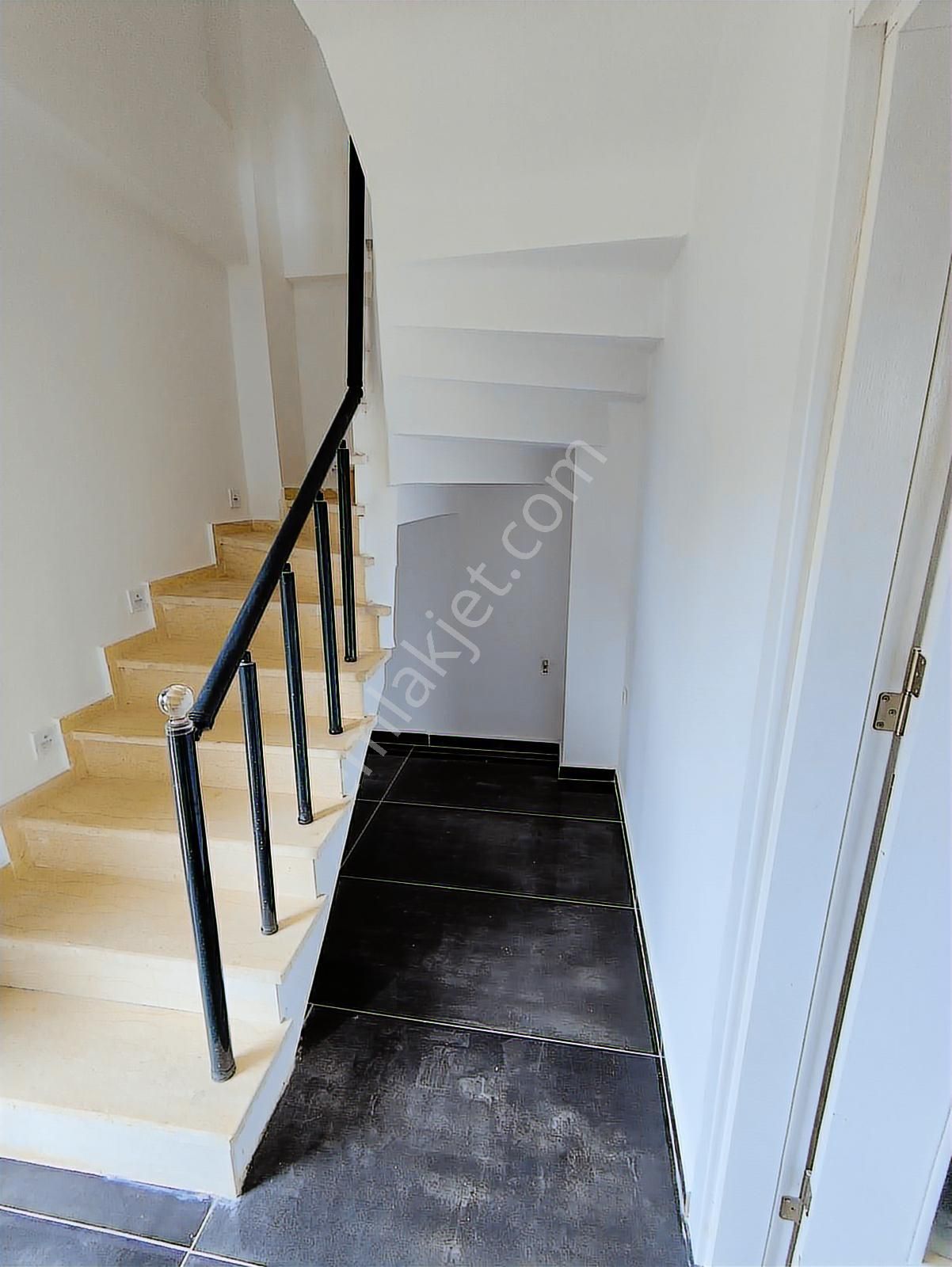 Silivri Gümüşyakada Daire Fiyatına Satılık Sıfır Villa - Görsel 14