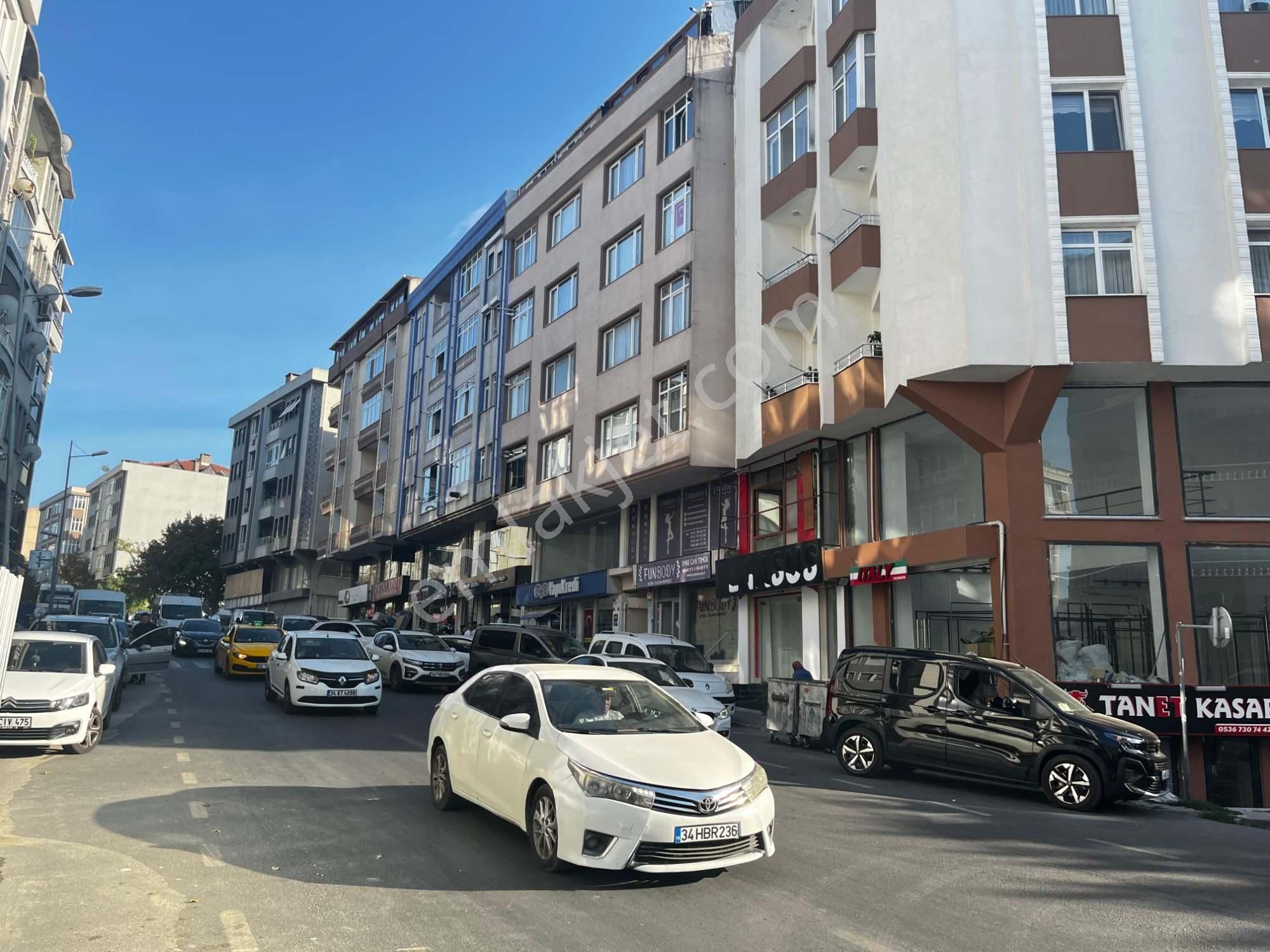 Beylikdüzü Gürpınar İşlek Cadde Üzeri 2 Katlı Satılık Dükkan - Görsel 3