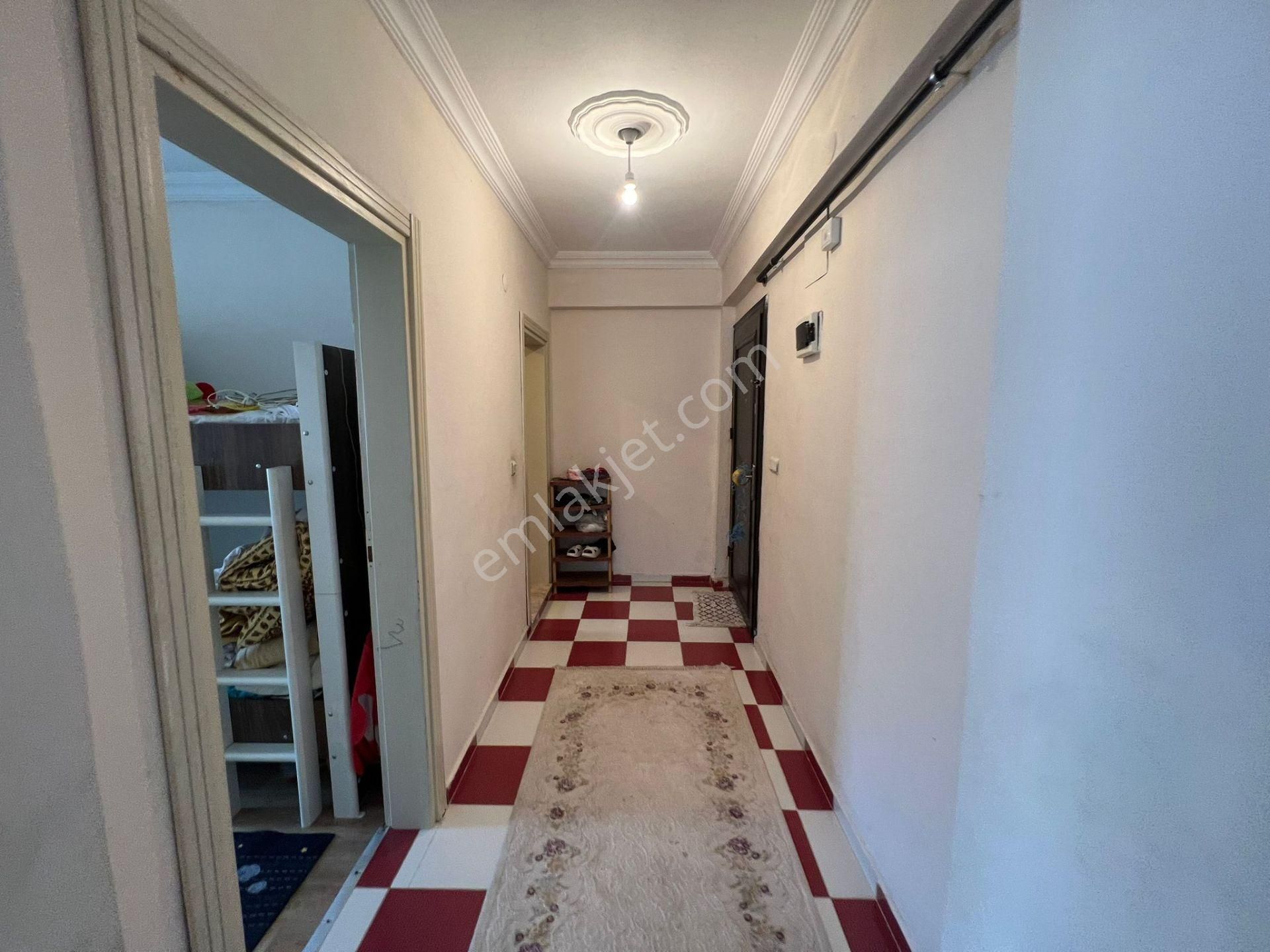 Karasu Gazi Okul Yanı Katta Eşyalı Kombili 2+1 Daire - Görsel 12
