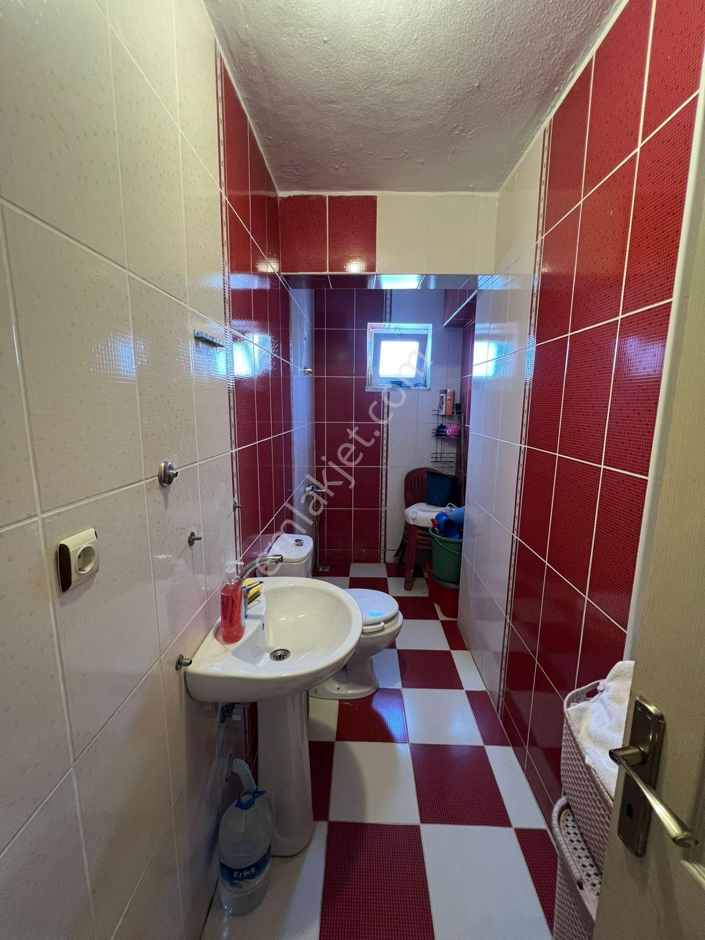 Karasu Gazi Okul Yanı Katta Eşyalı Kombili 2+1 Daire - Görsel 15
