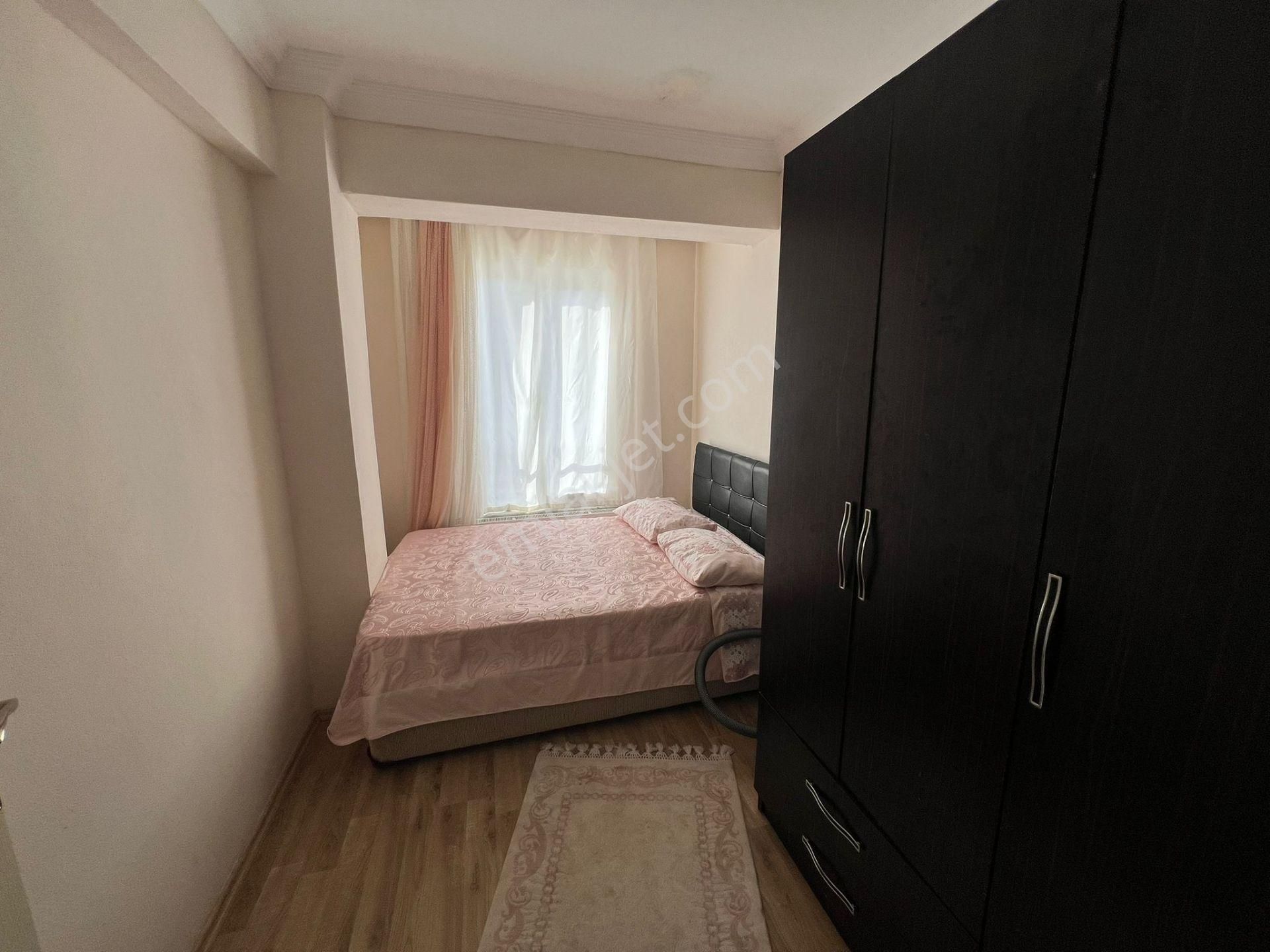 Karasu Gazi Okul Yanı Katta Eşyalı Kombili 2+1 Daire - Görsel 6