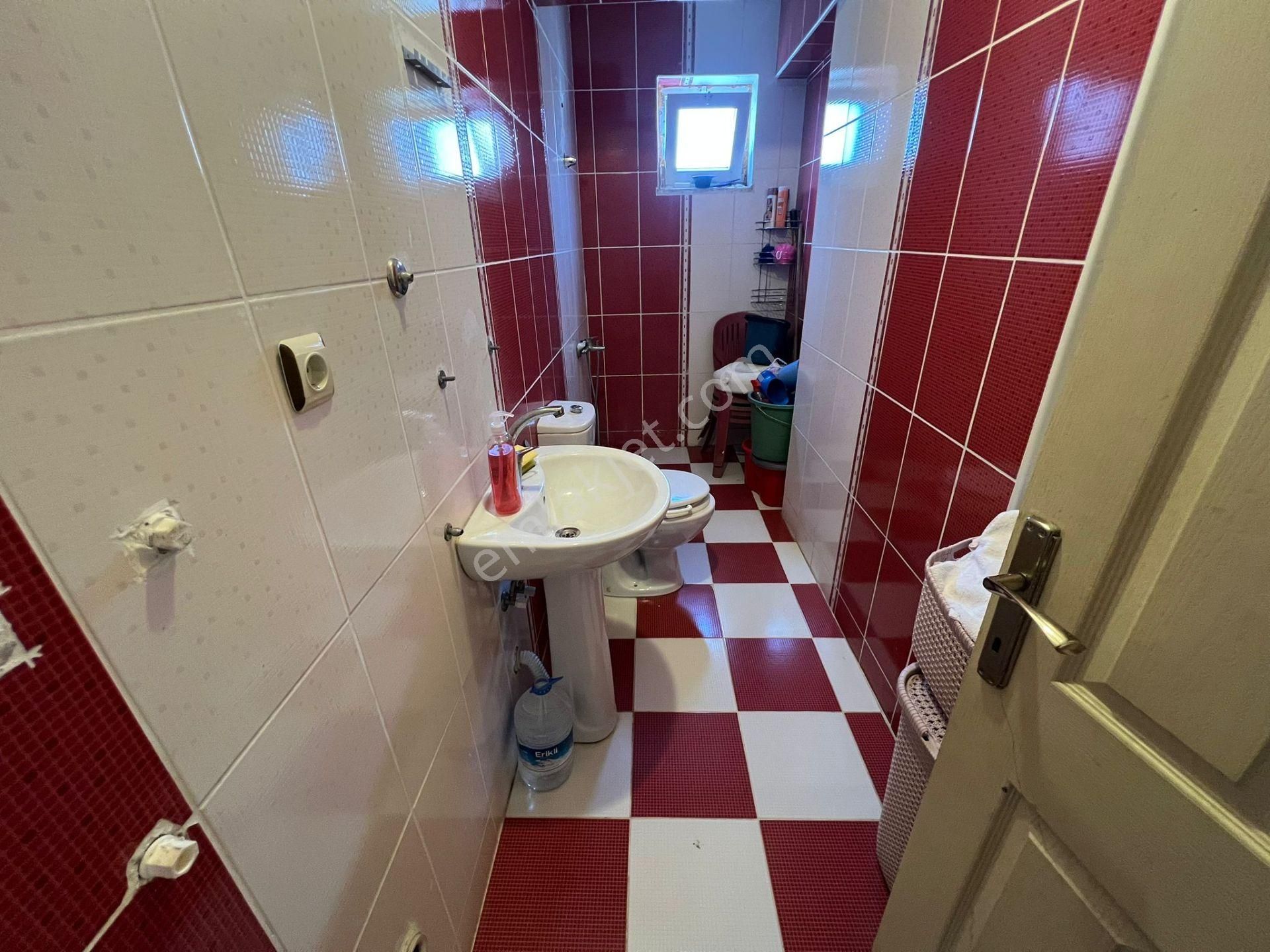 Karasu Gazi Okul Yanı Katta Eşyalı Kombili 2+1 Daire - Görsel 16