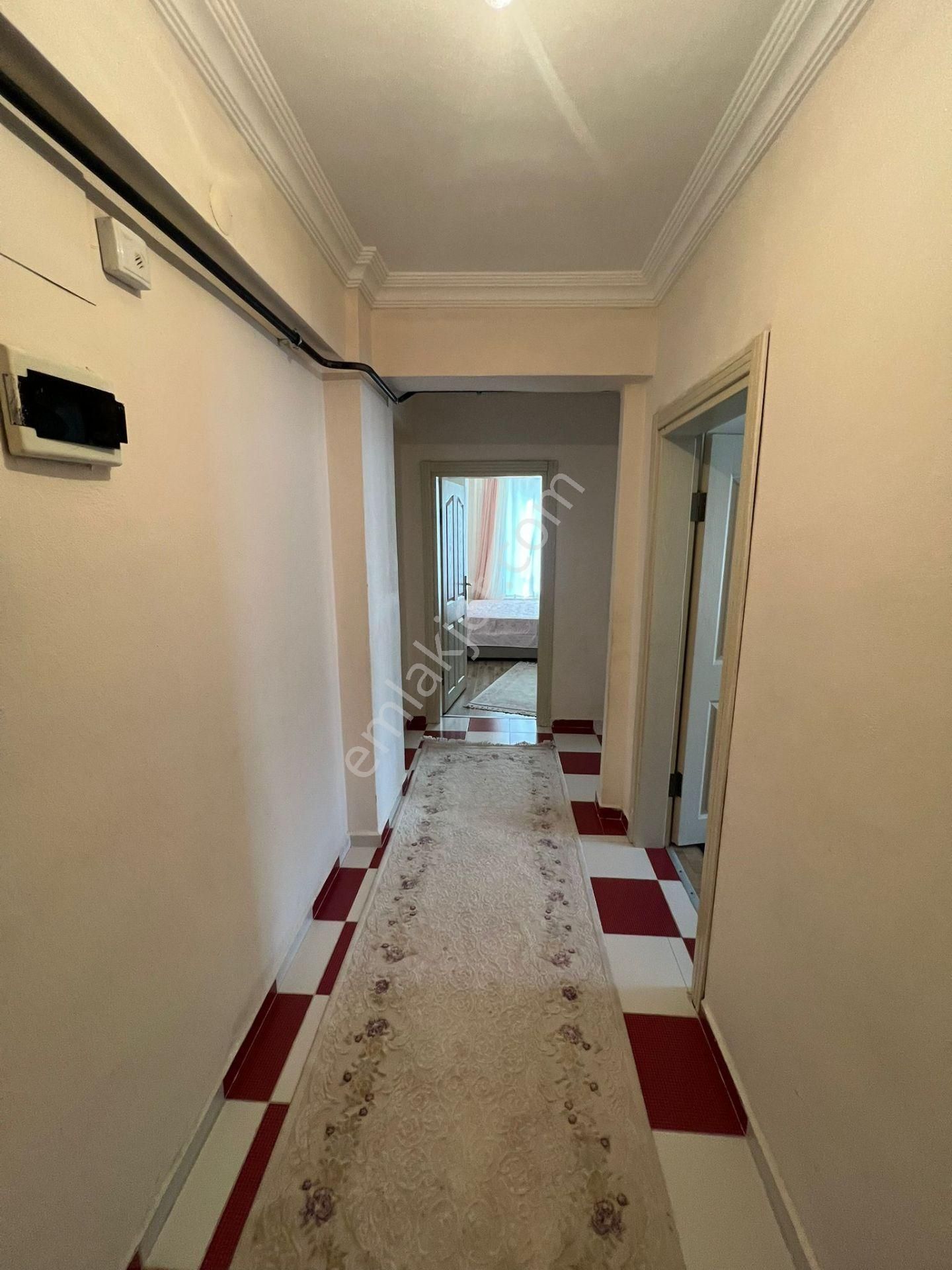 Karasu Gazi Okul Yanı Katta Eşyalı Kombili 2+1 Daire - Görsel 19