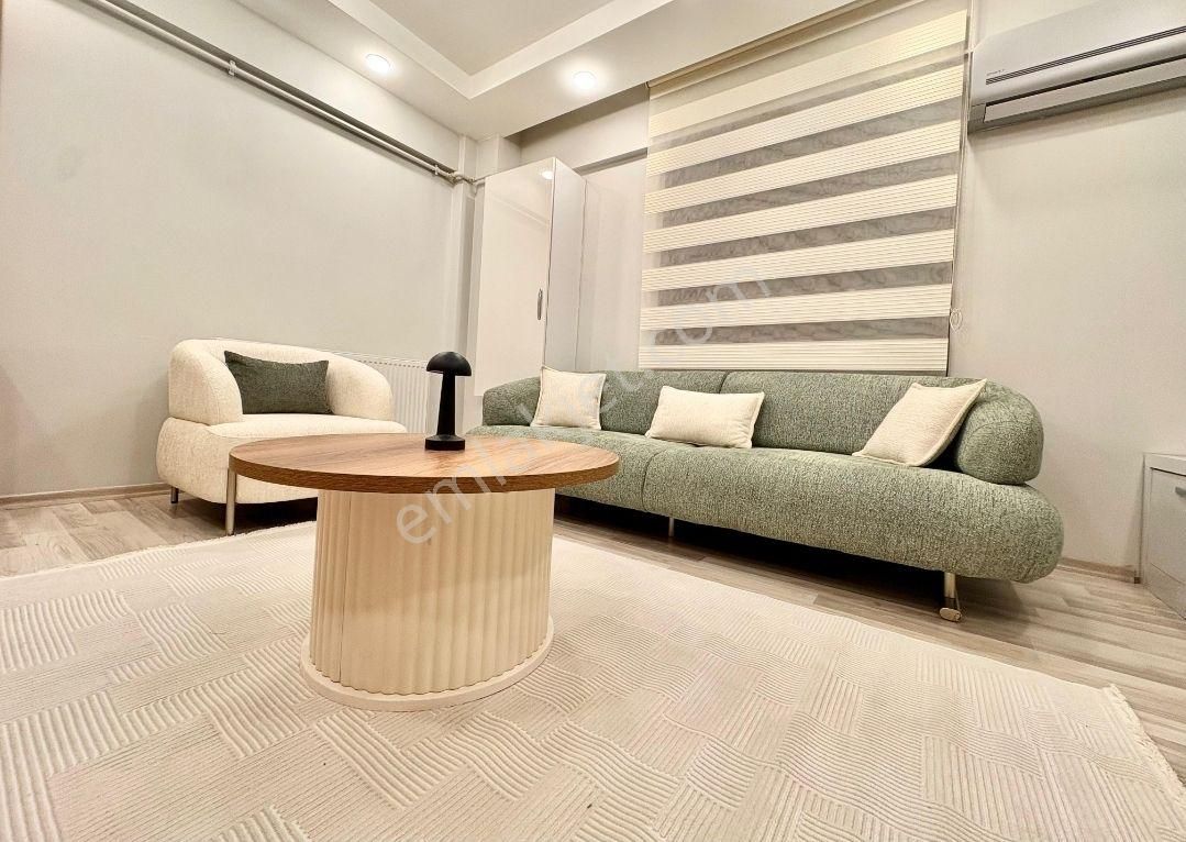 Fesleğen Mh. Emek Caddesi Yakını 1+1 Konsept Suıt Daire