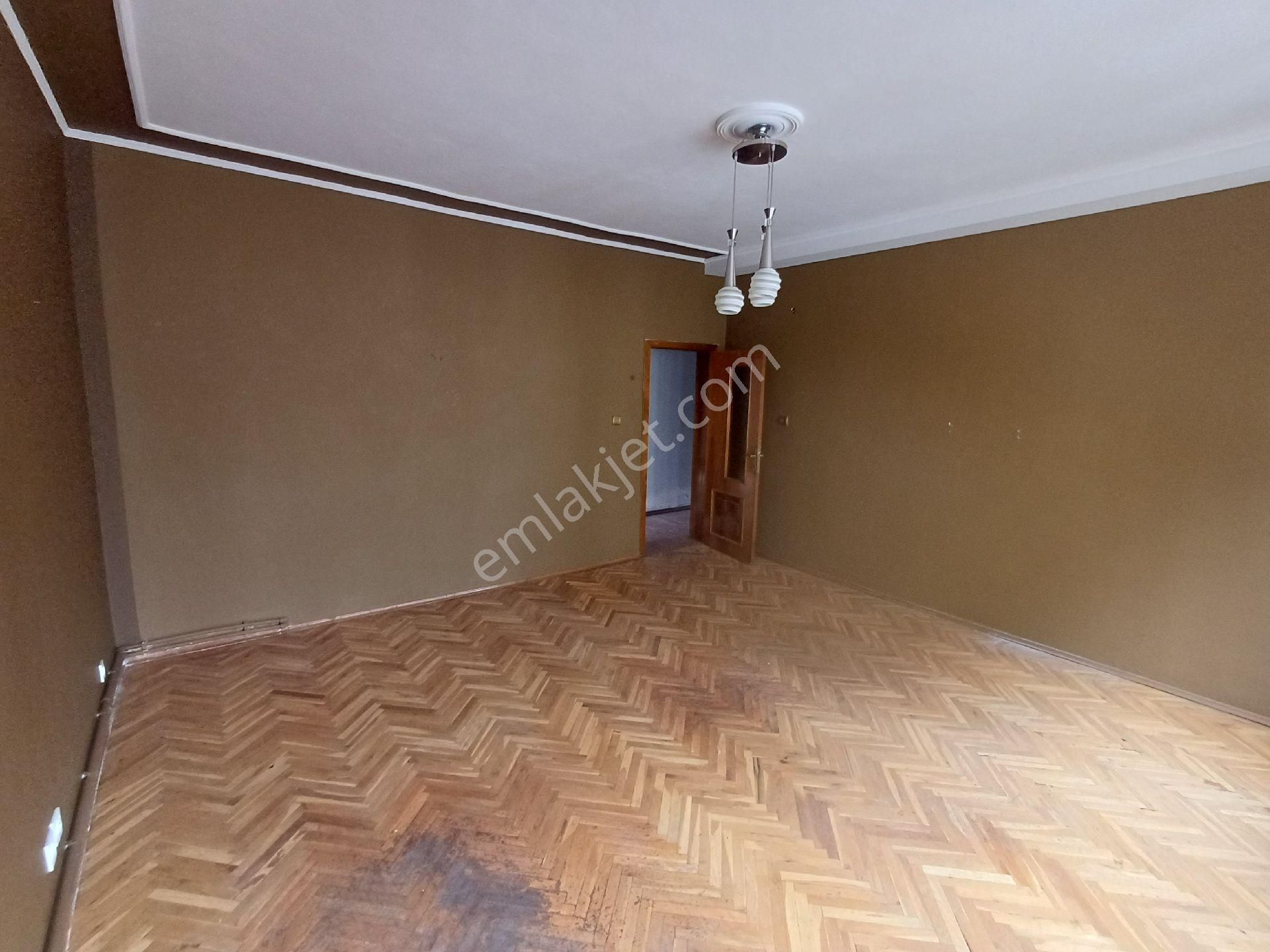 Diyarbakır Lise Caddesinde İş Yerine Uygun 3+1 Satılık Daire - Görsel 13