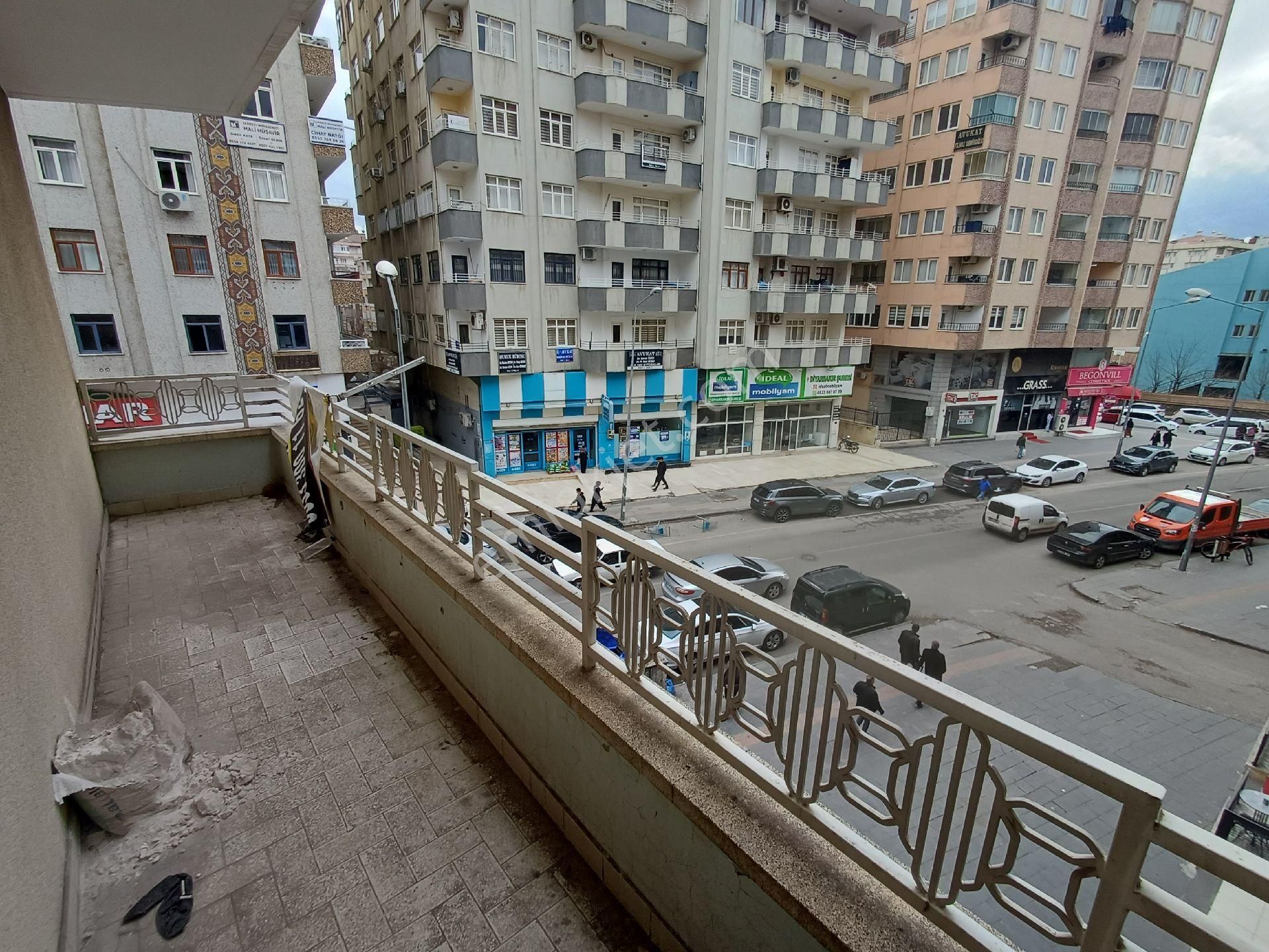 Diyarbakır Lise Caddesinde İş Yerine Uygun 3+1 Satılık Daire - Görsel 28